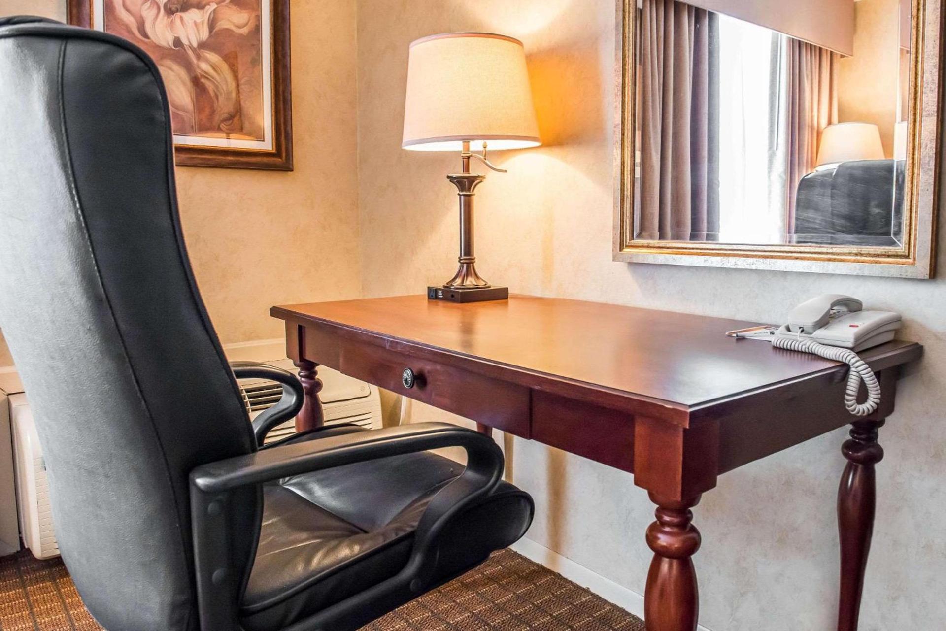 Quality Inn Pittsburgh Airport photo 10