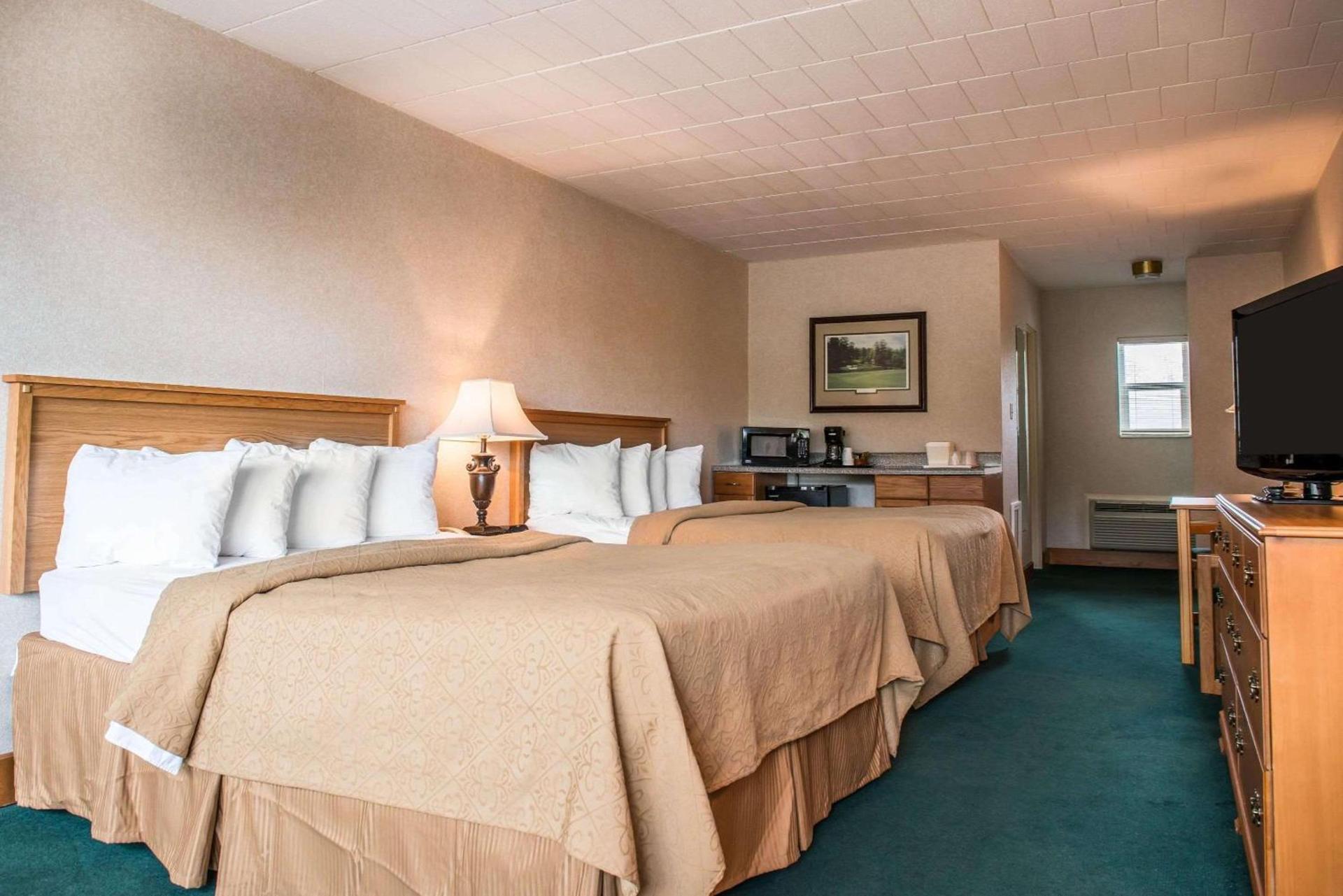 Quality Inn Pittsburgh Airport photo 21