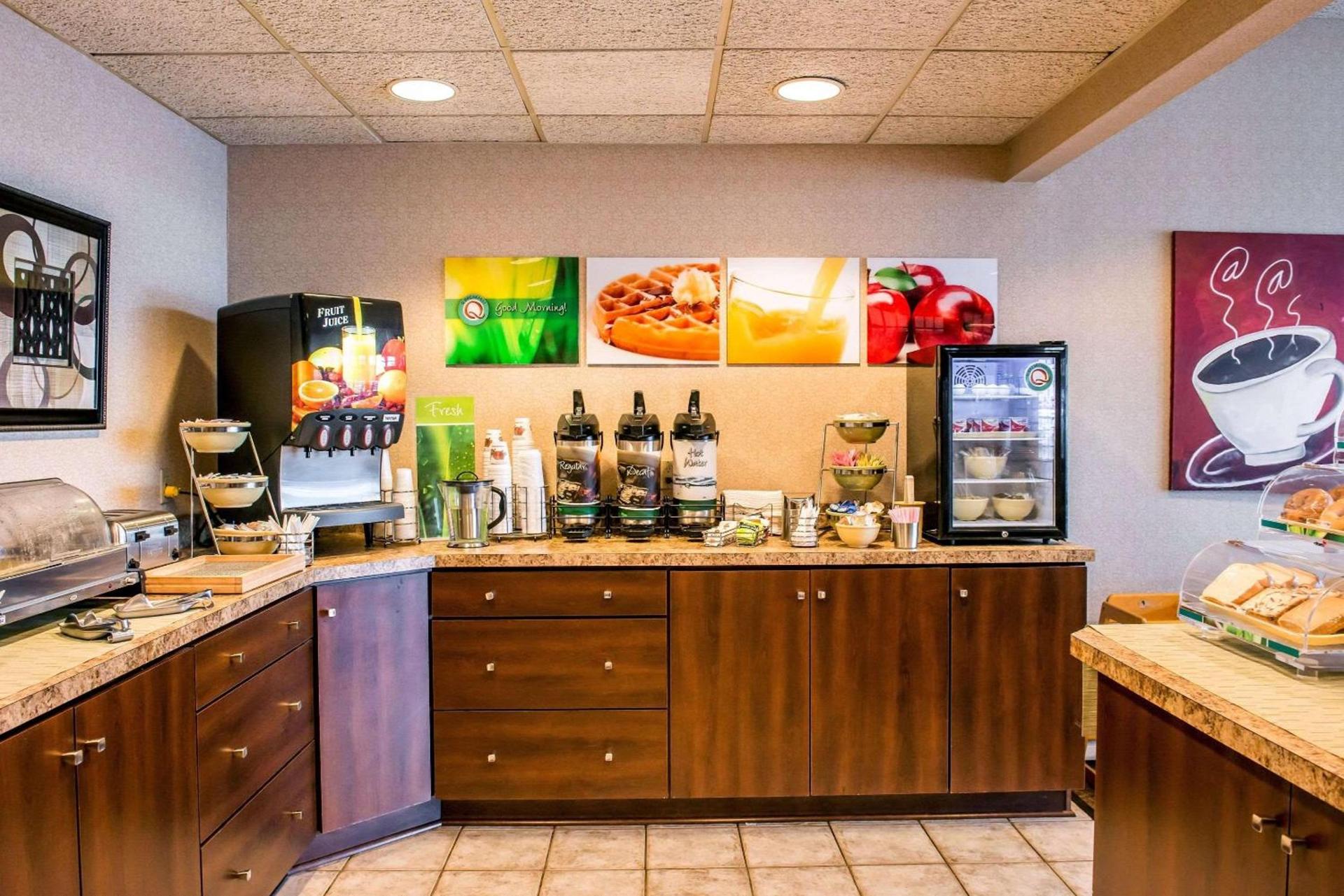 Quality Inn Pittsburgh Airport photo 27