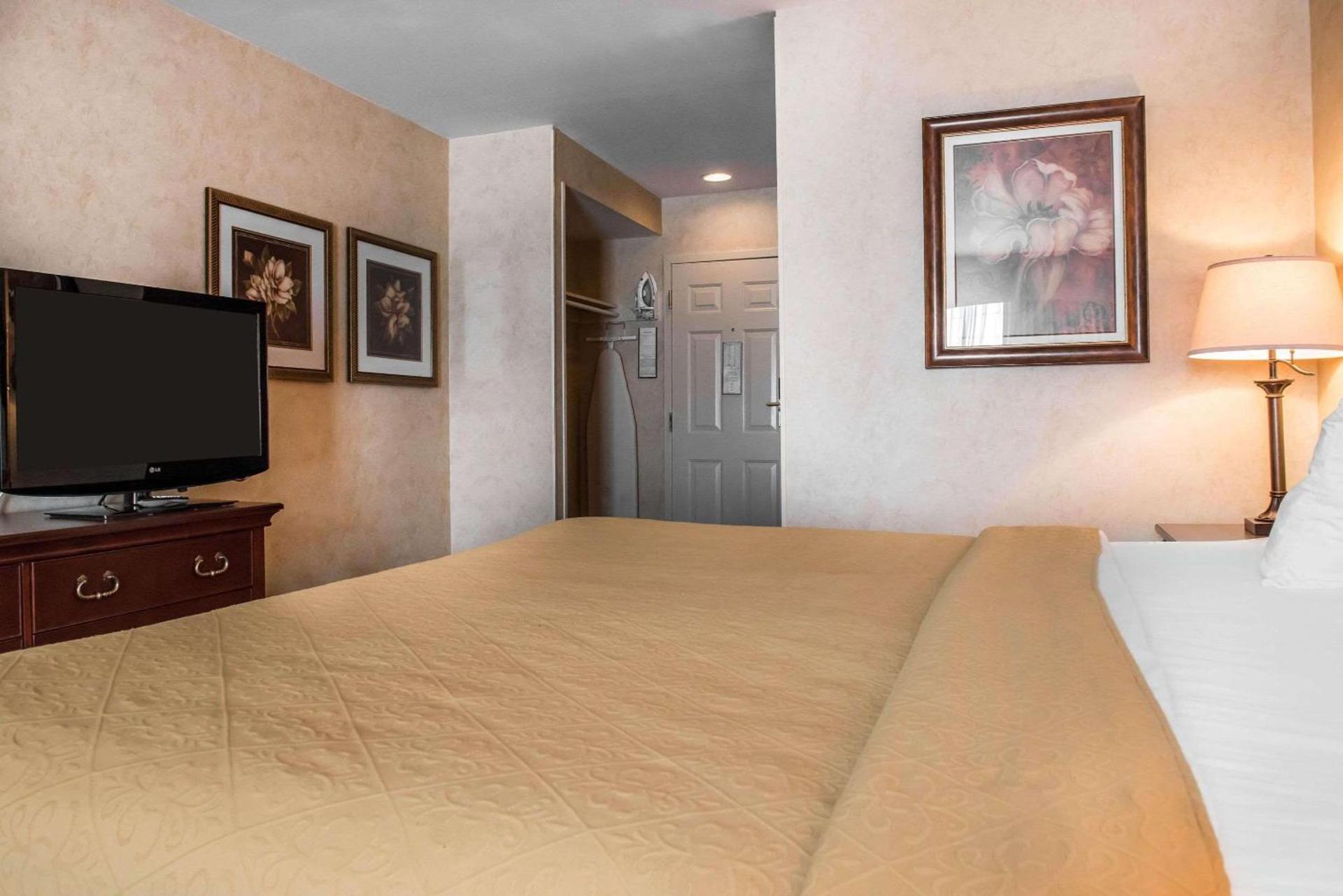 Quality Inn Pittsburgh Airport photo 9
