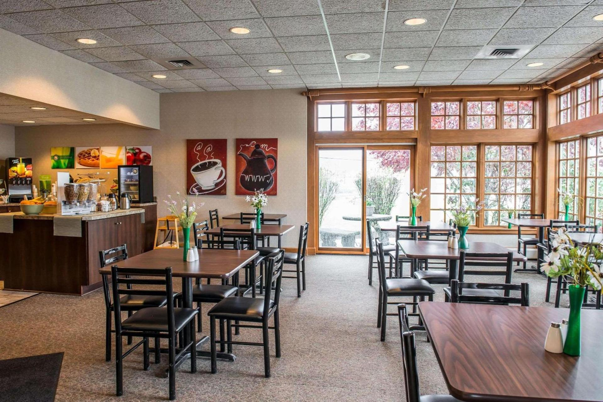 Quality Inn Pittsburgh Airport photo 30