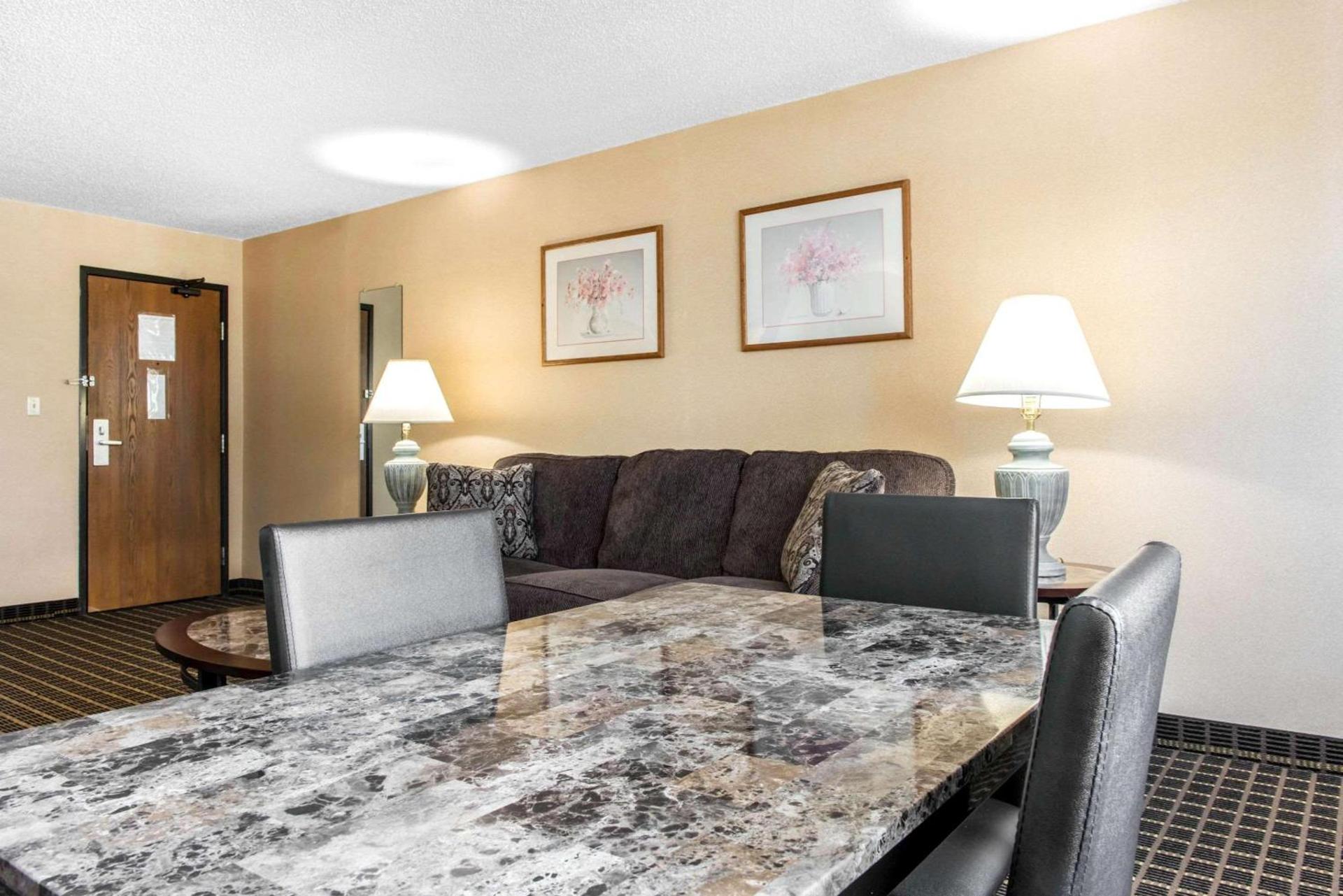 Quality Inn Meadville photo 18