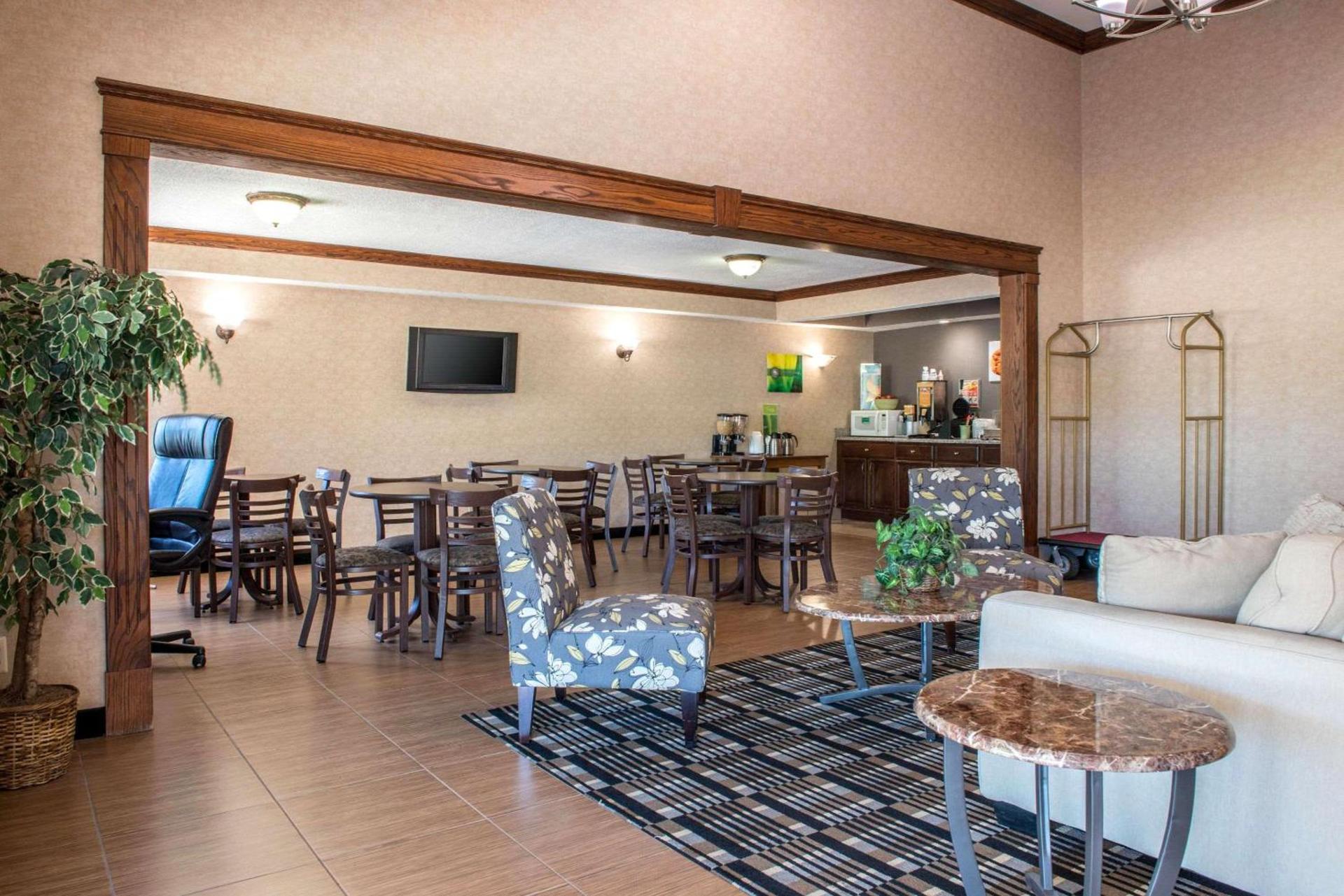 Quality Inn Meadville photo 24