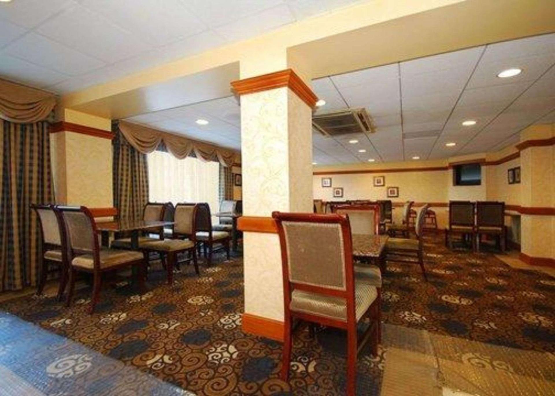 Quality Inn & Suites Bensalem photo 19