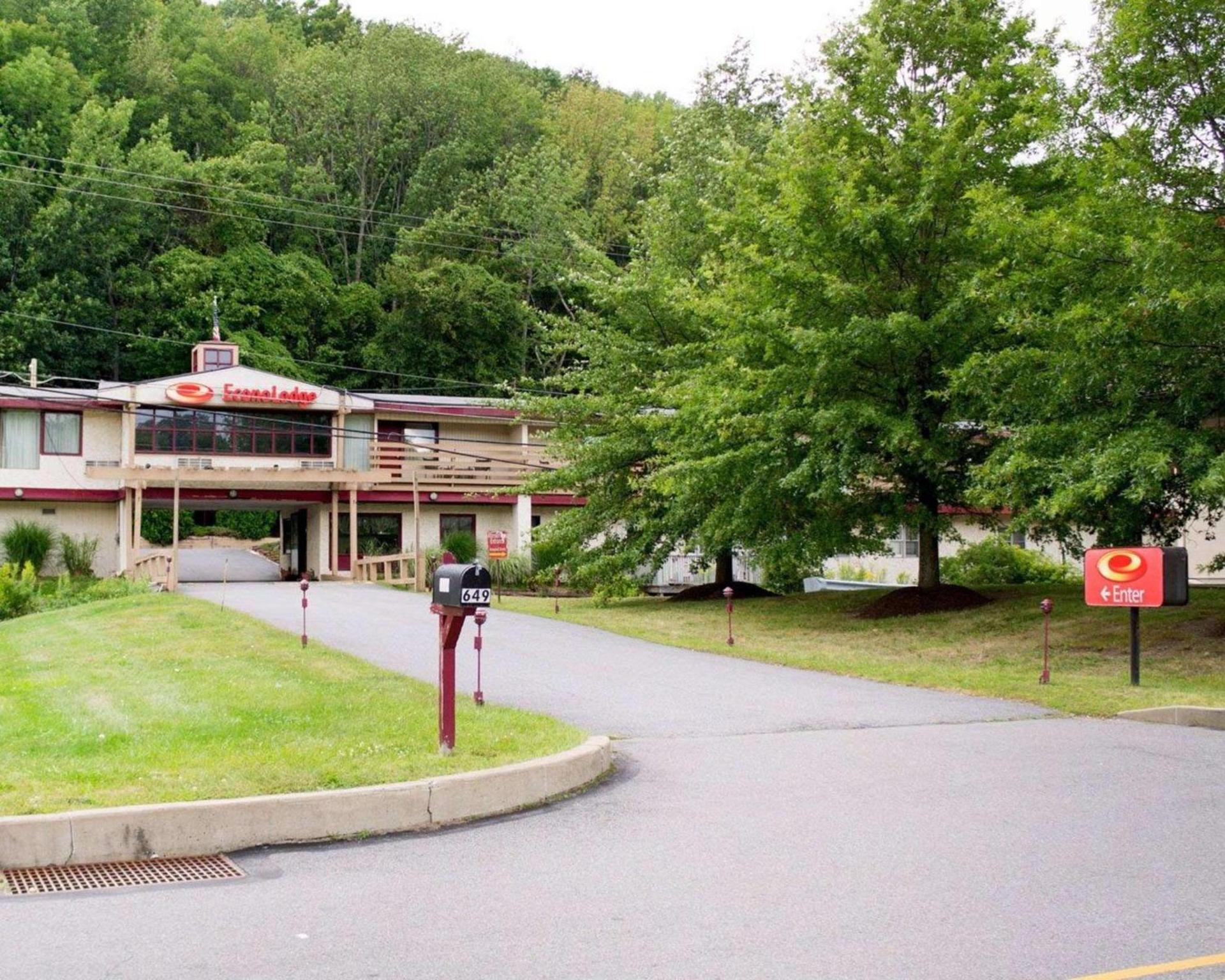 Econo Lodge Clarks Summit - Scranton photo 5