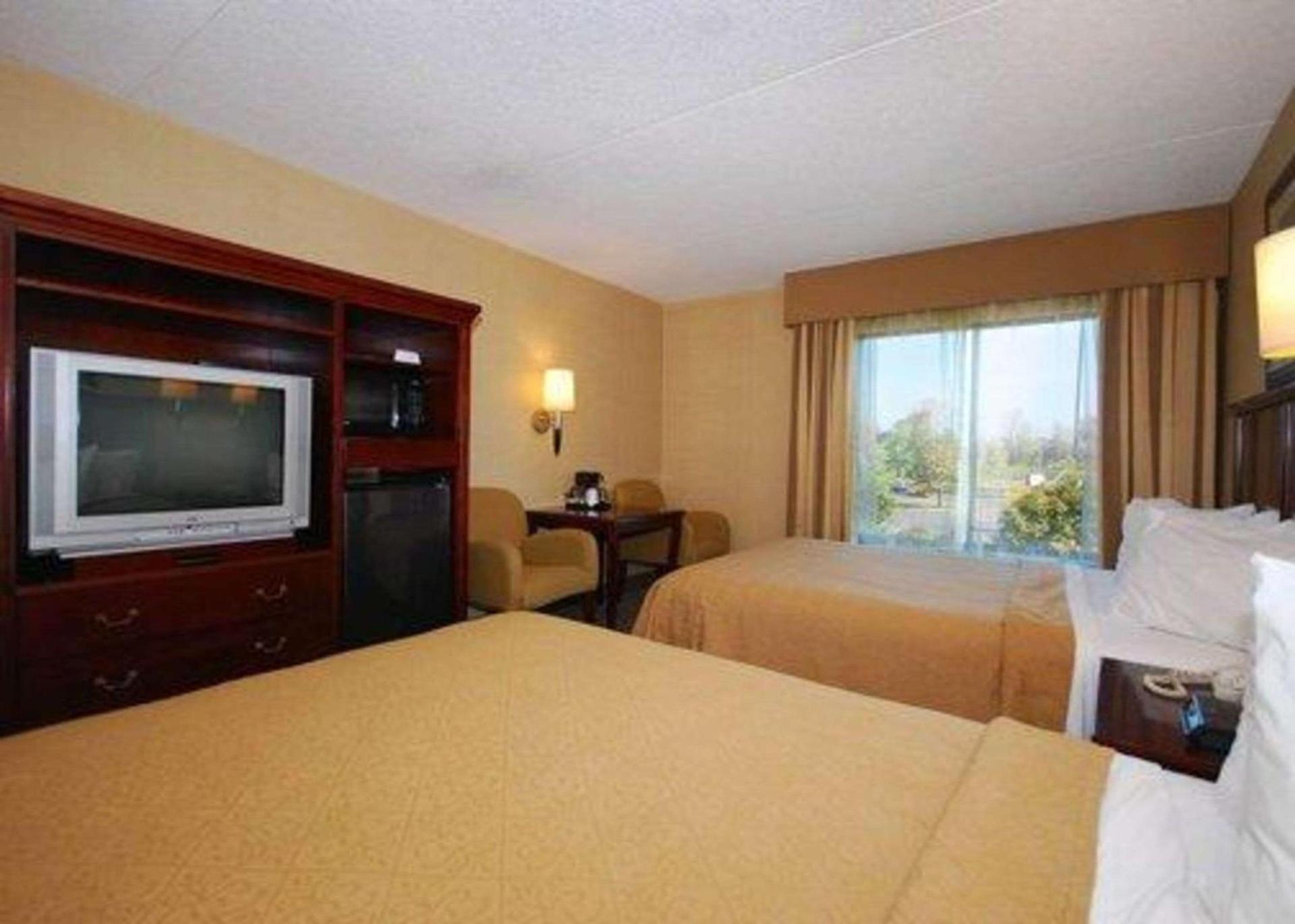Quality Inn & Suites Bensalem photo 16