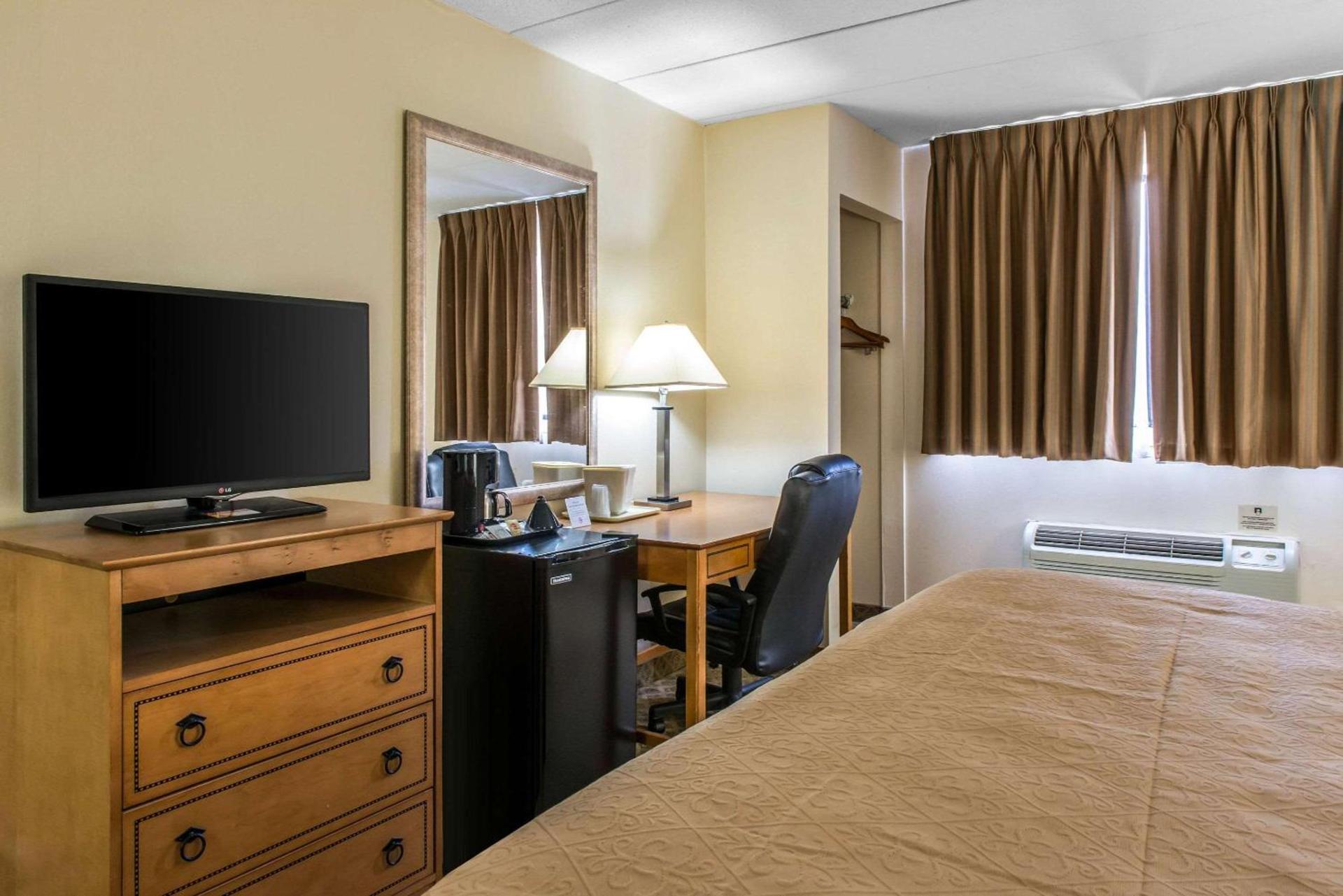 Quality Inn & Suites Fairview - Erie photo 9