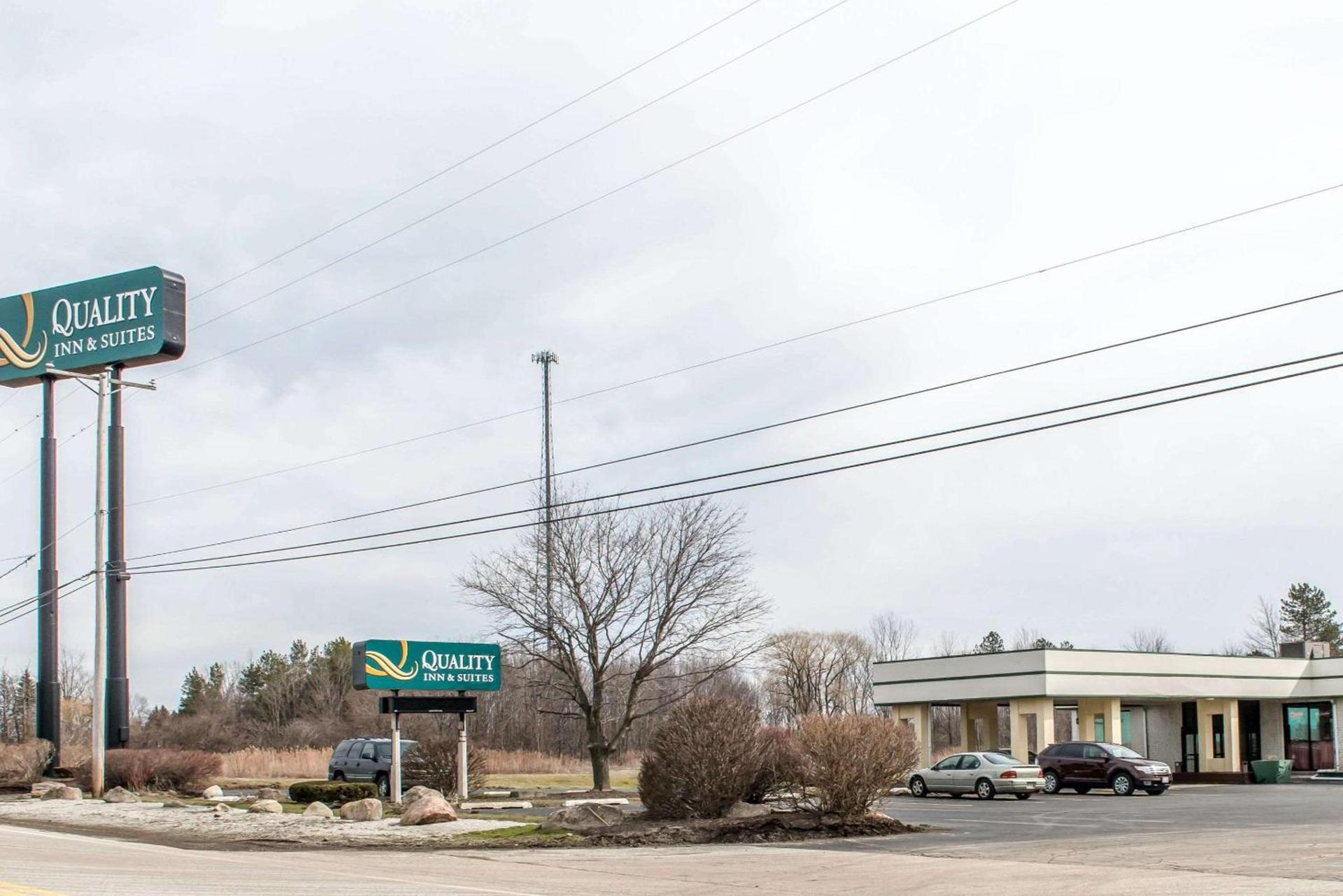Quality Inn & Suites Fairview - Erie photo 1