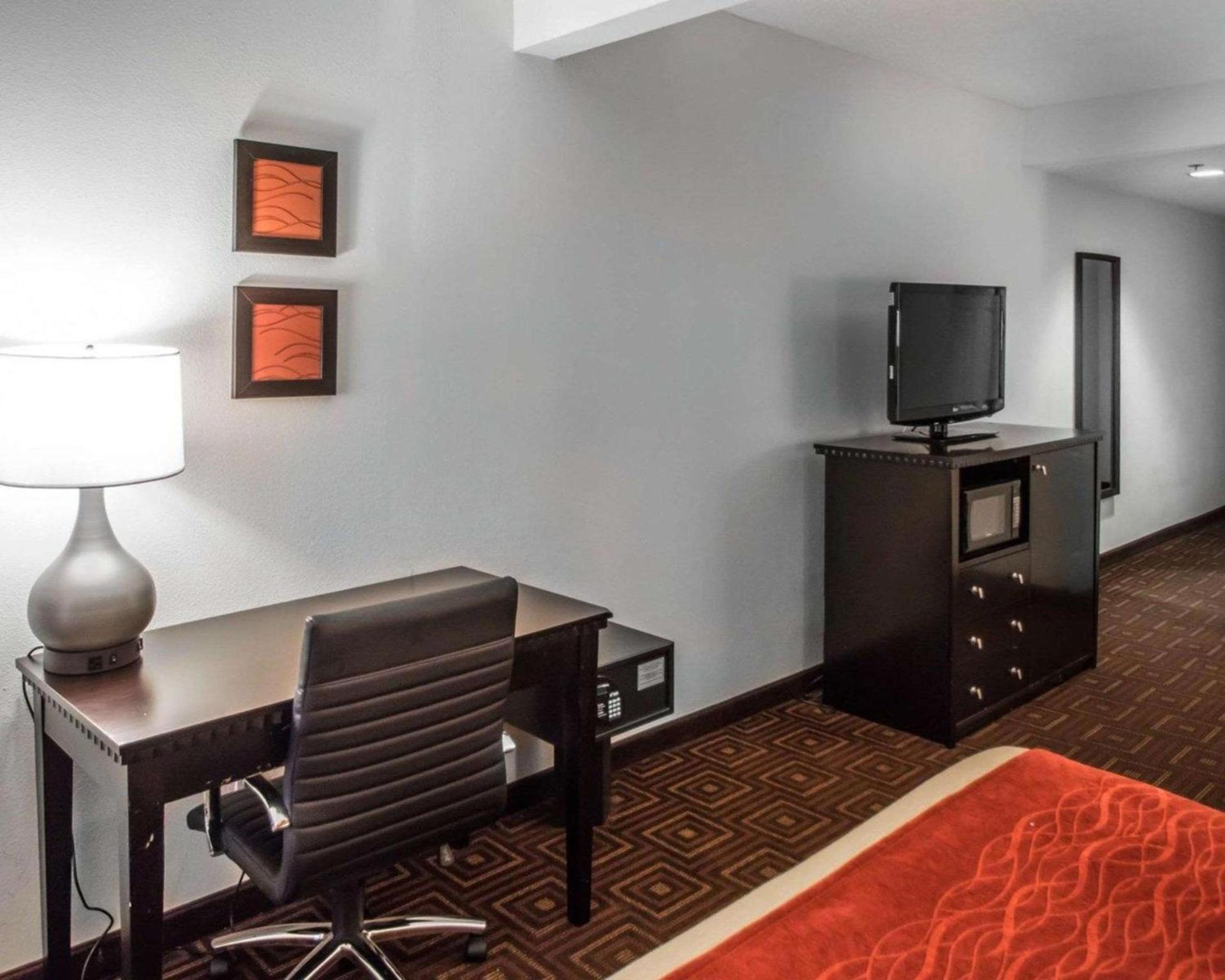 Quality Inn & Suites NJ State Capital Area photo 14
