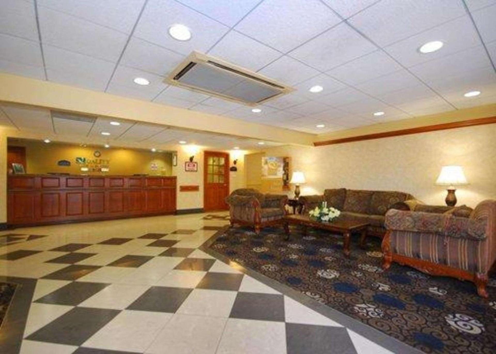 Quality Inn & Suites Bensalem photo 11