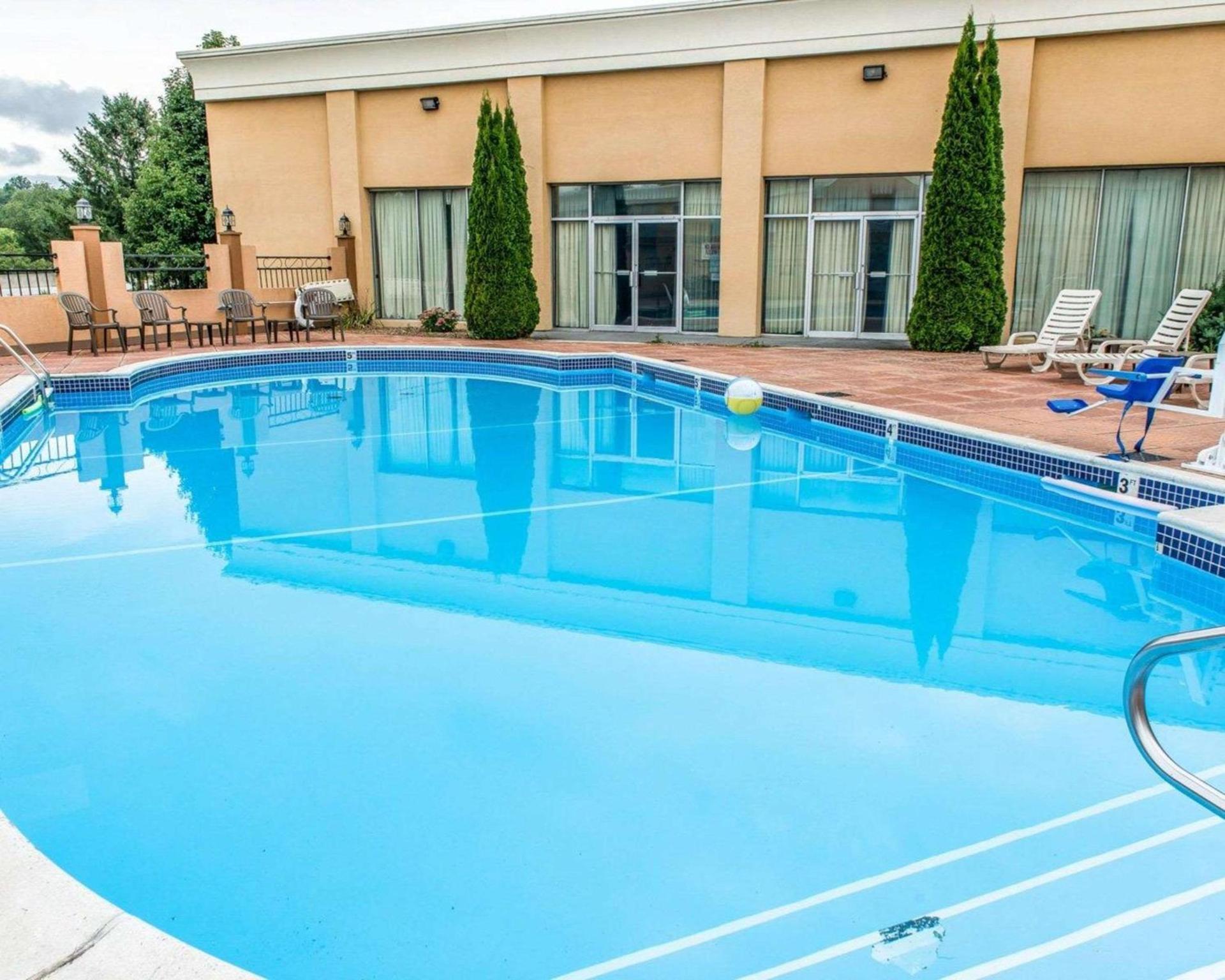 Quality Inn & Suites Indiana South photo 26