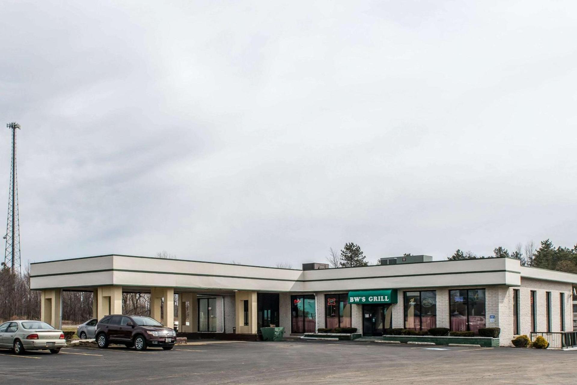 Quality Inn & Suites Fairview - Erie photo 2
