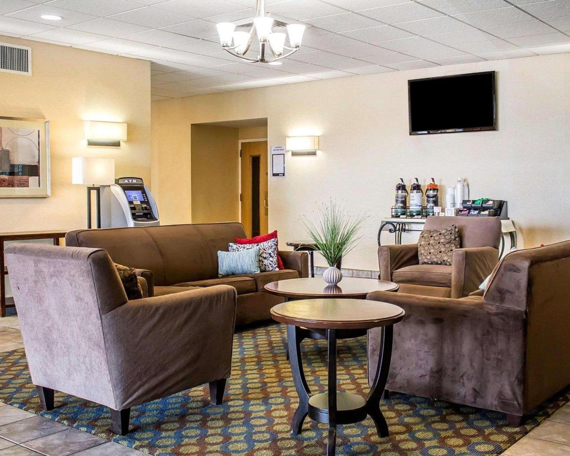 Wilkes-Barre Inn & Suites photo 39