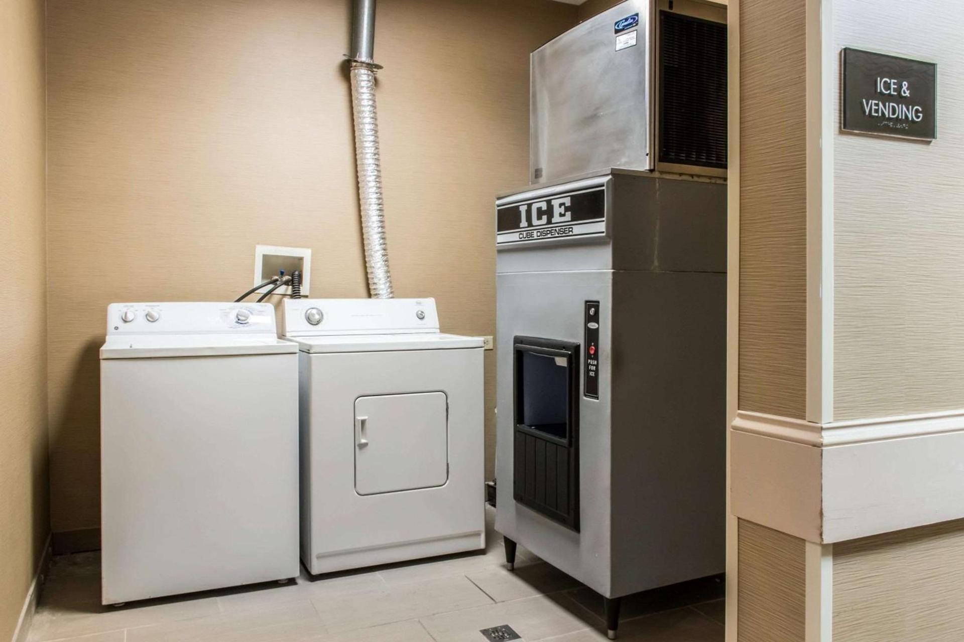 Comfort Inn Lancaster County photo 32