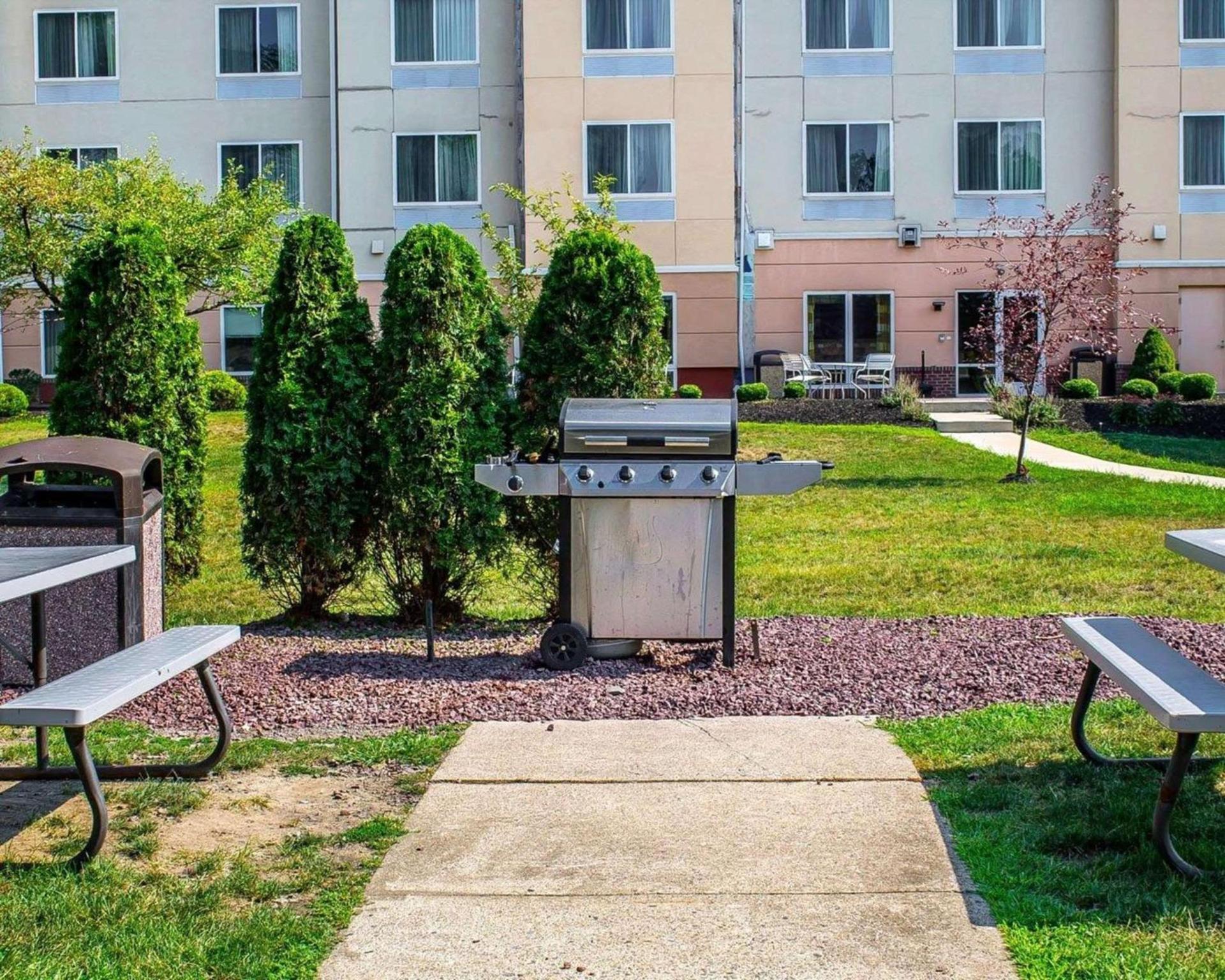 Wilkes-Barre Inn & Suites photo 37
