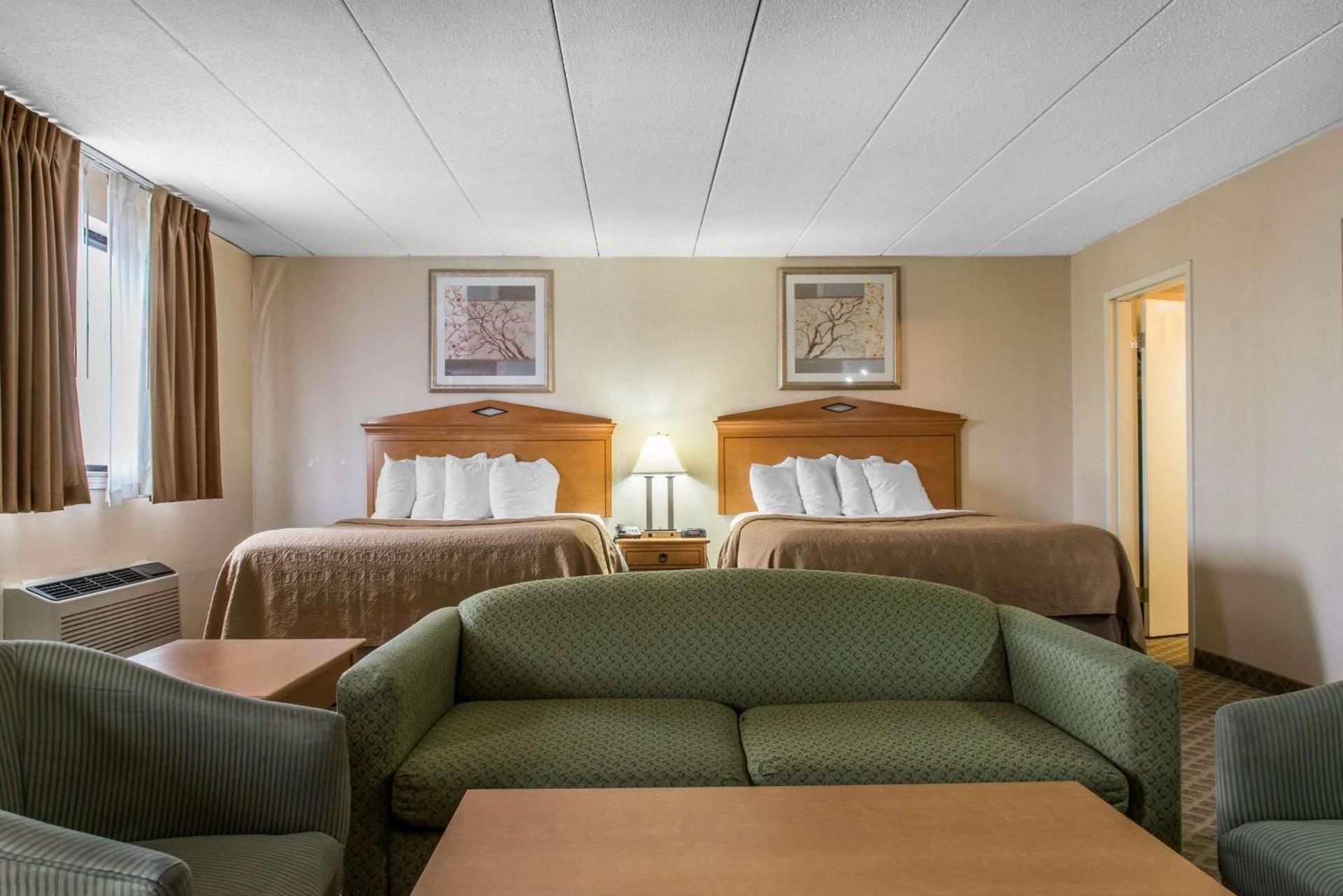 Quality Inn & Suites Fairview - Erie photo 12