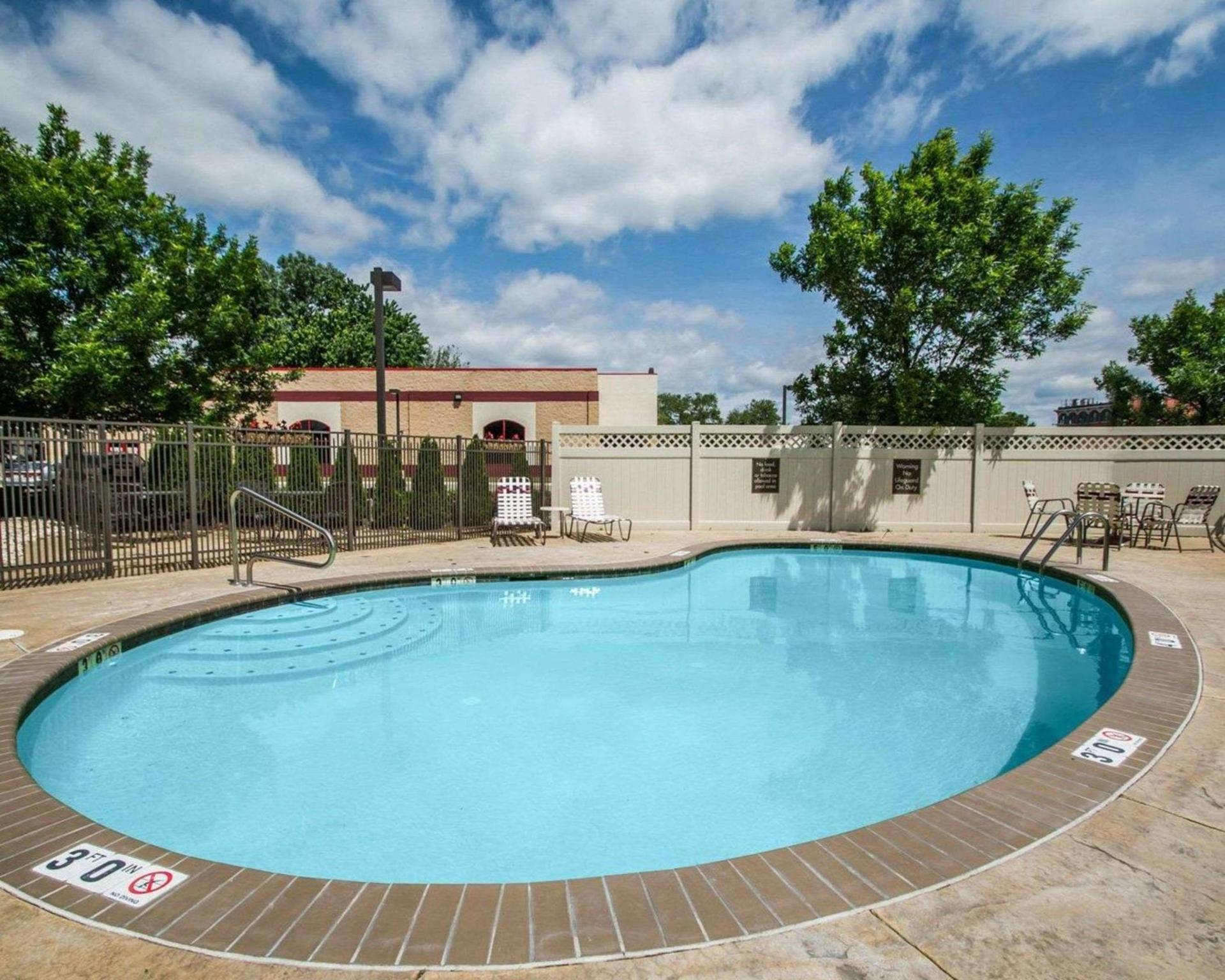 Quality Inn & Suites NJ State Capital Area photo 18