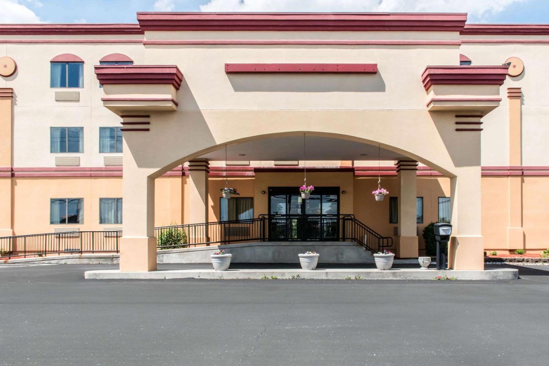 Econo Lodge Carlisle photo 1