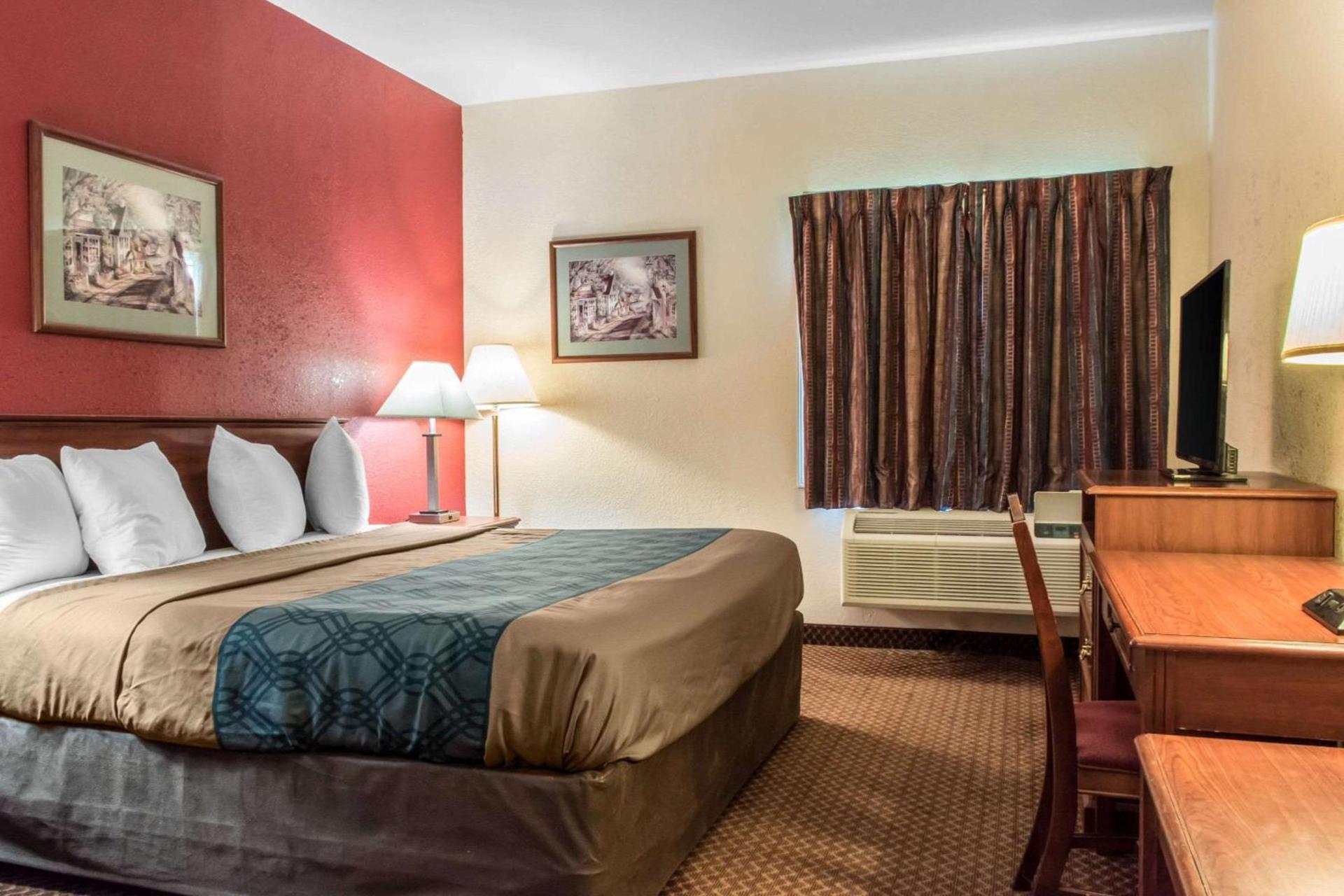 Econo Lodge Carlisle photo 11