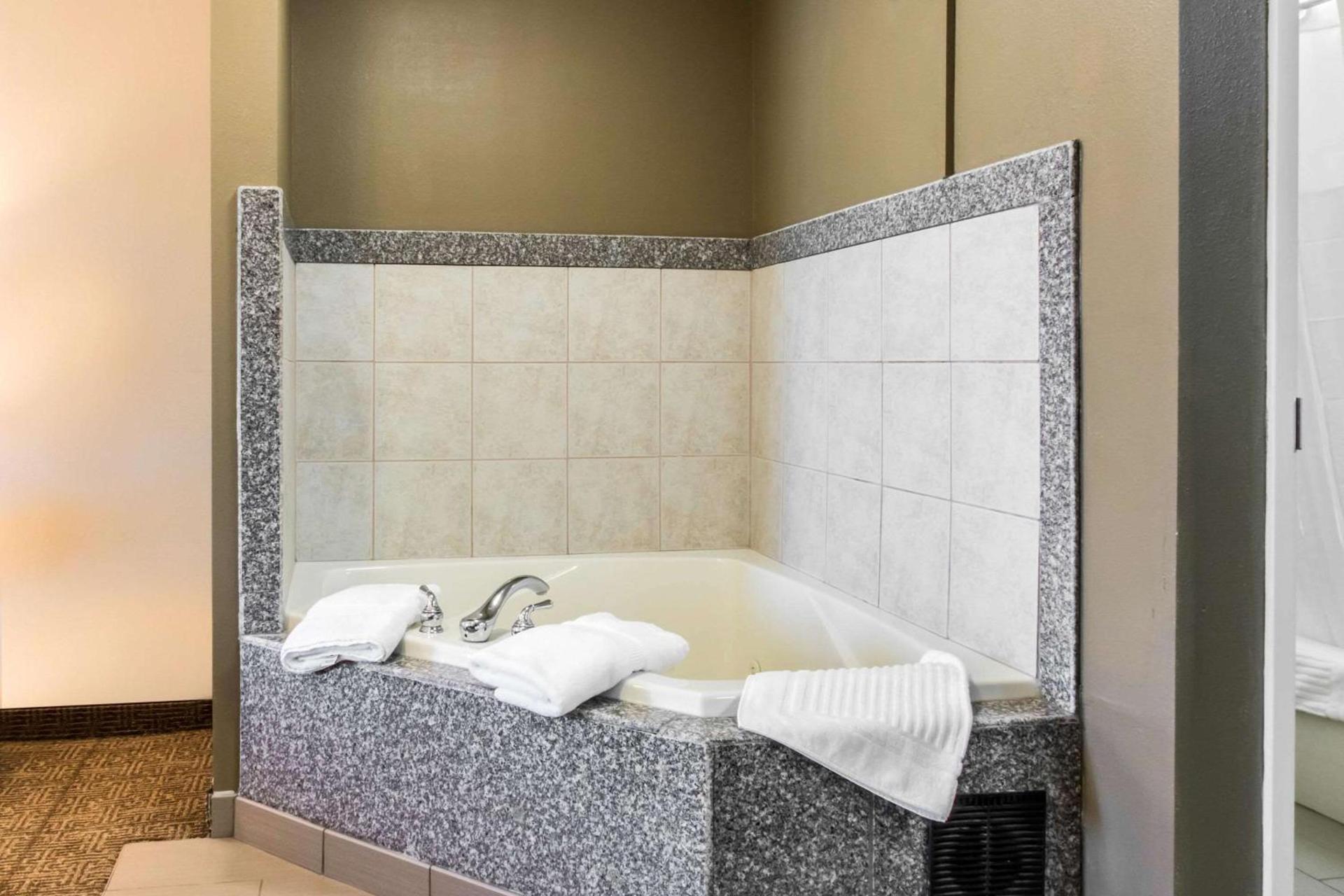Comfort Inn Lancaster County photo 19