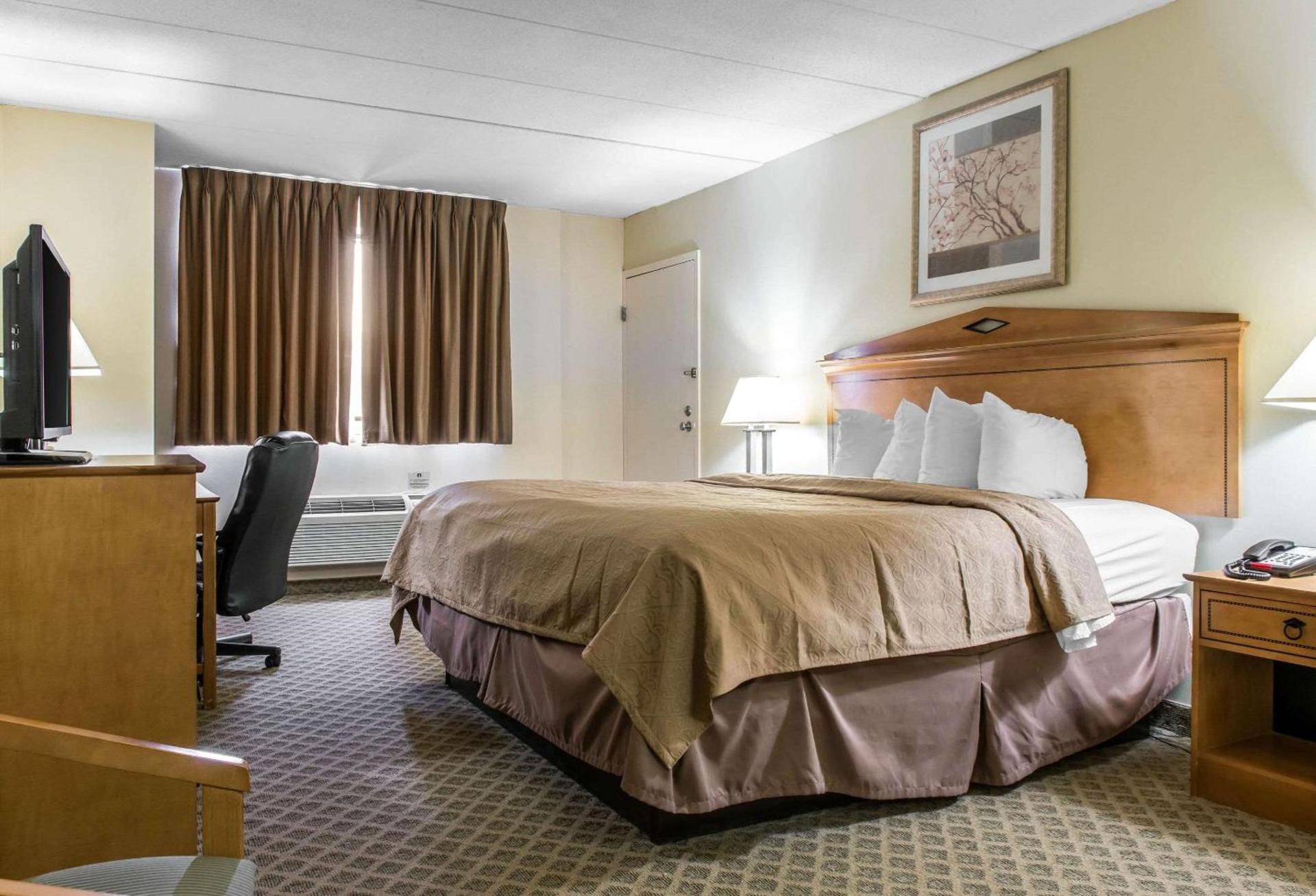 Quality Inn & Suites Fairview - Erie photo 8