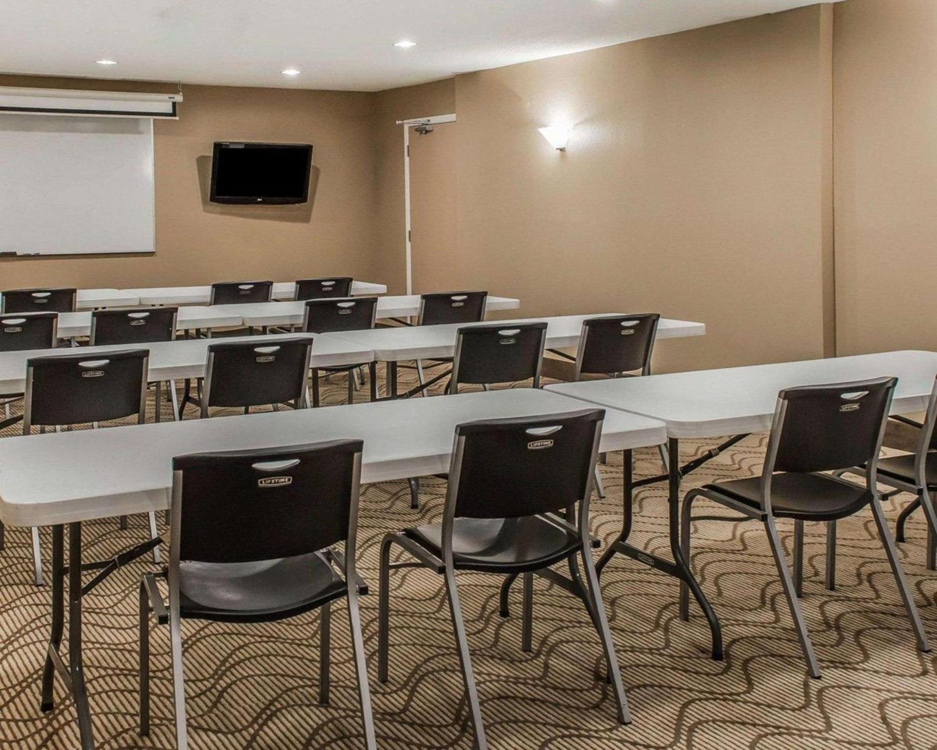 Quality Inn Belle Vernon photo 28