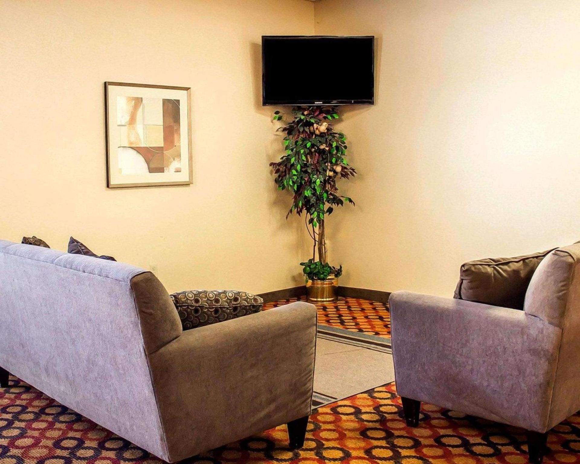 Wilkes-Barre Inn & Suites photo 33
