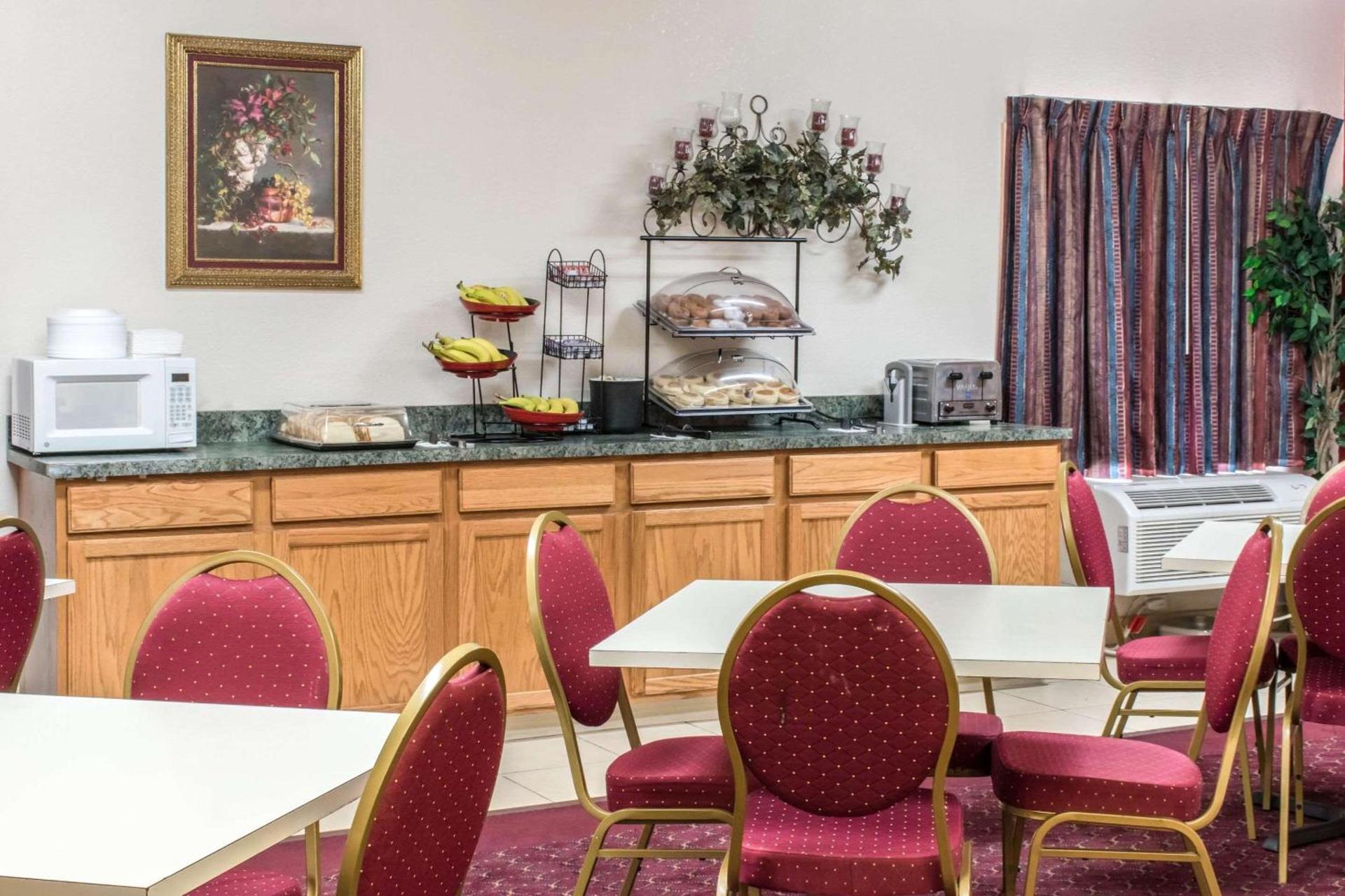 Econo Lodge Carlisle photo 30