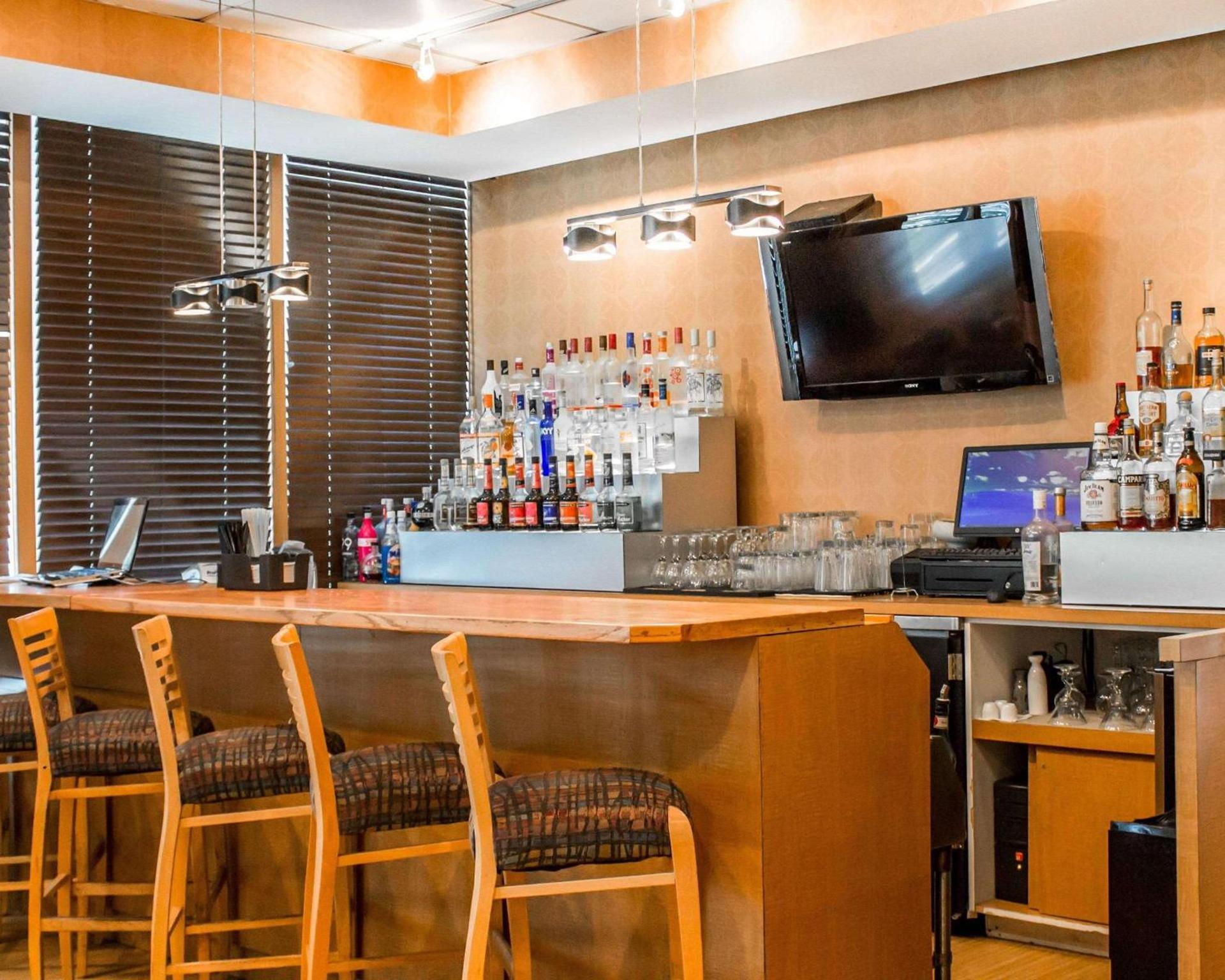 The Woodlands Inn photo 49