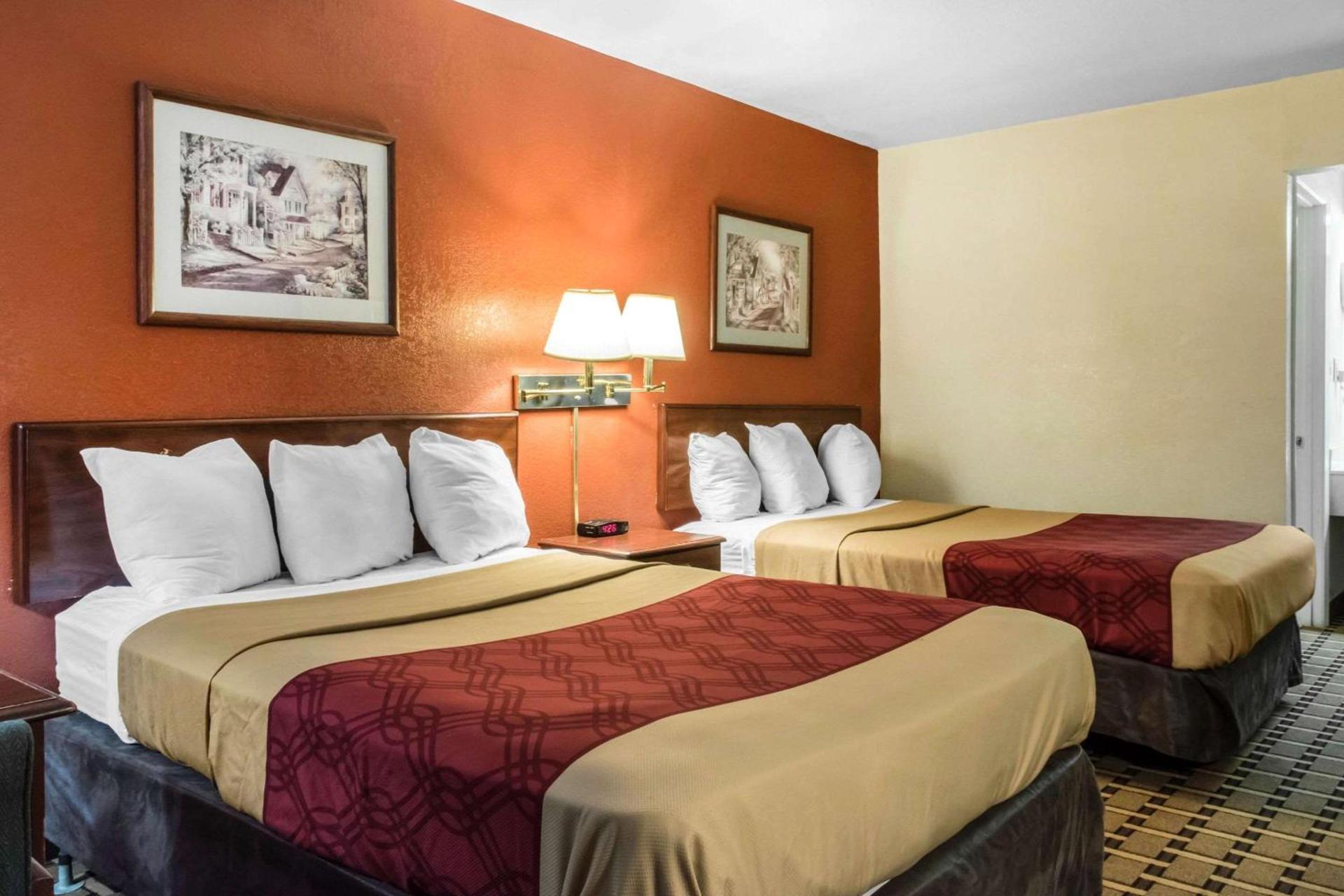 Econo Lodge Carlisle photo 14
