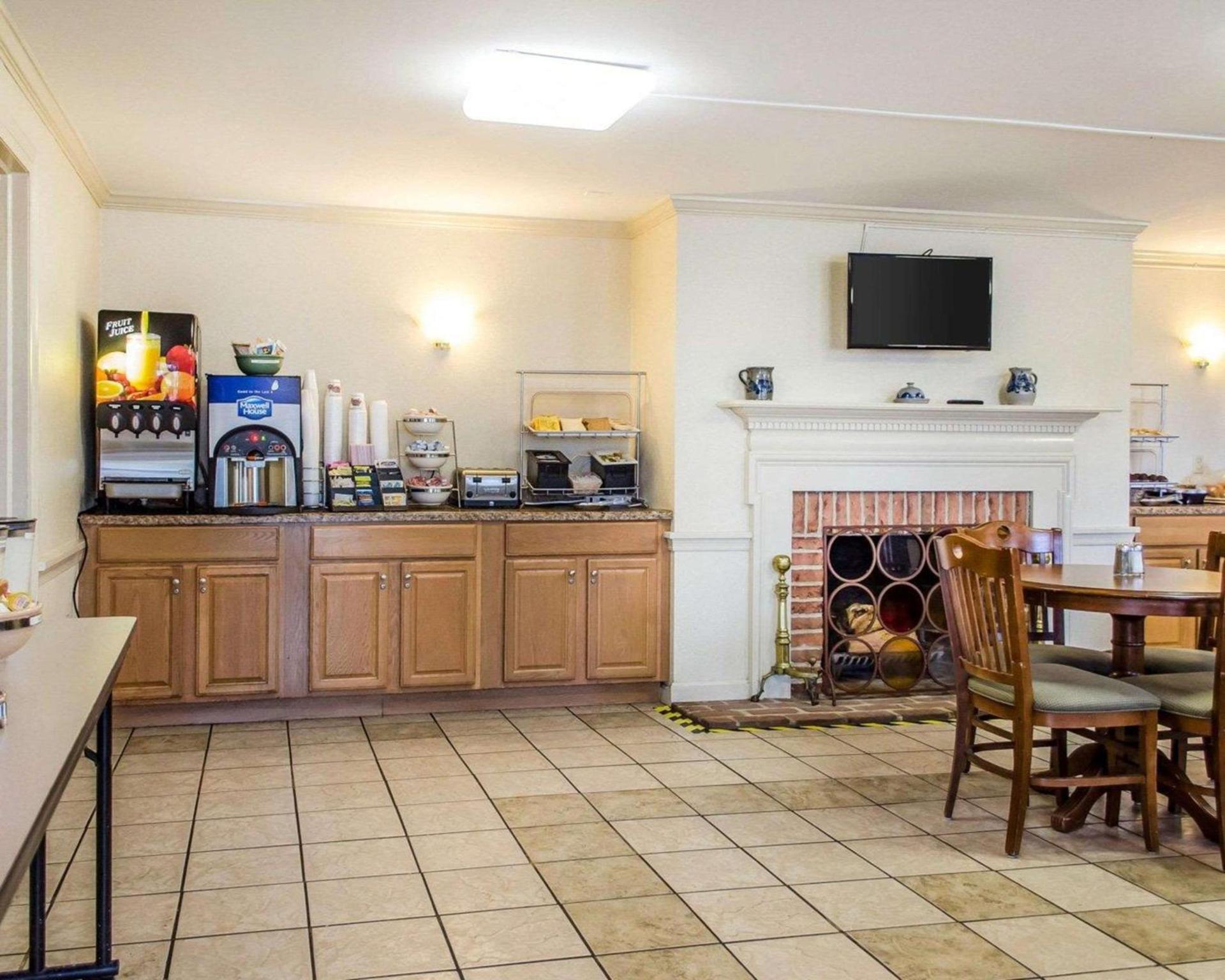 Clarion Inn Strasburg - Lancaster photo 39