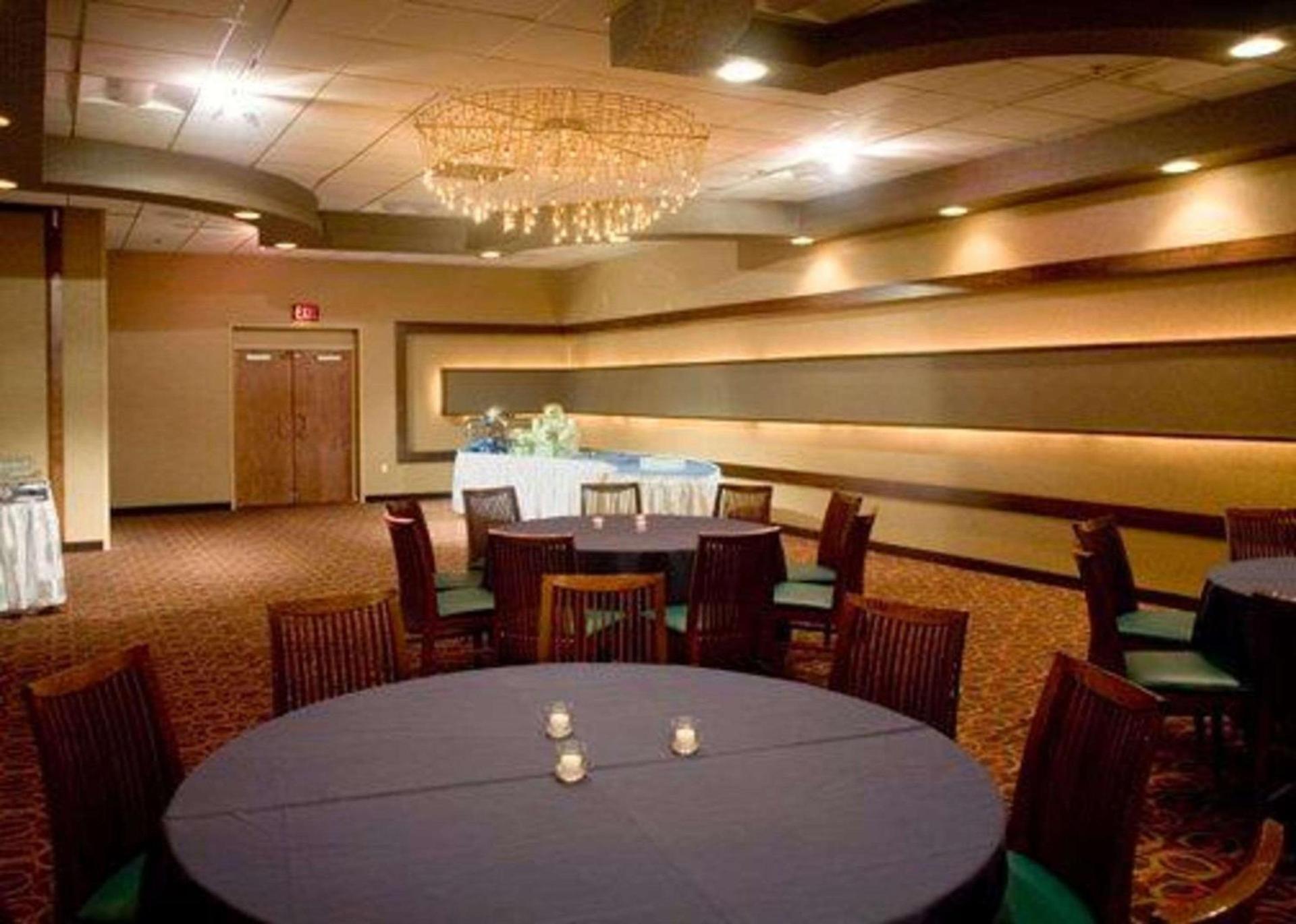 The Woodlands Inn photo 38