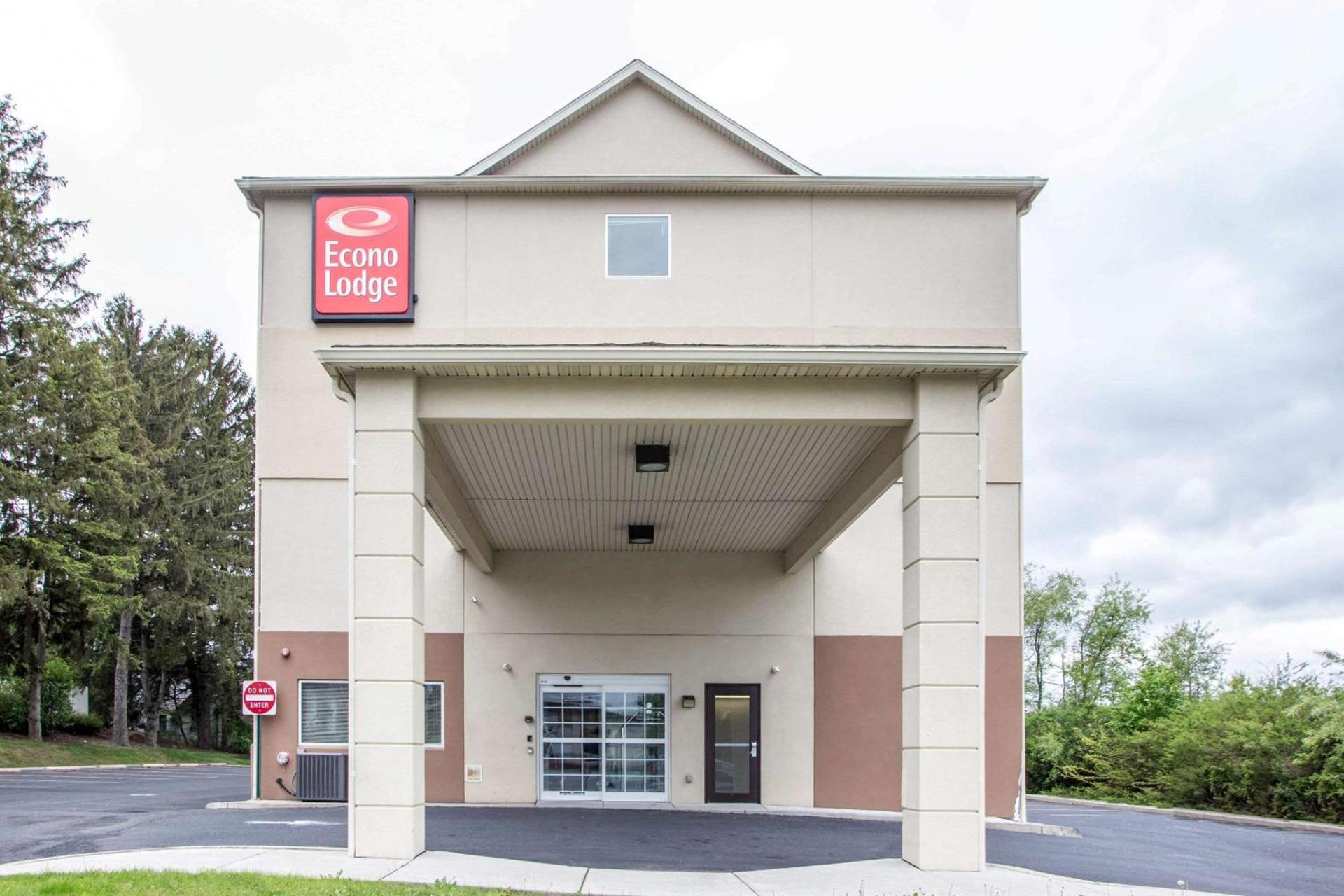 Econo Lodge Harrisburg - Hershey photo 1