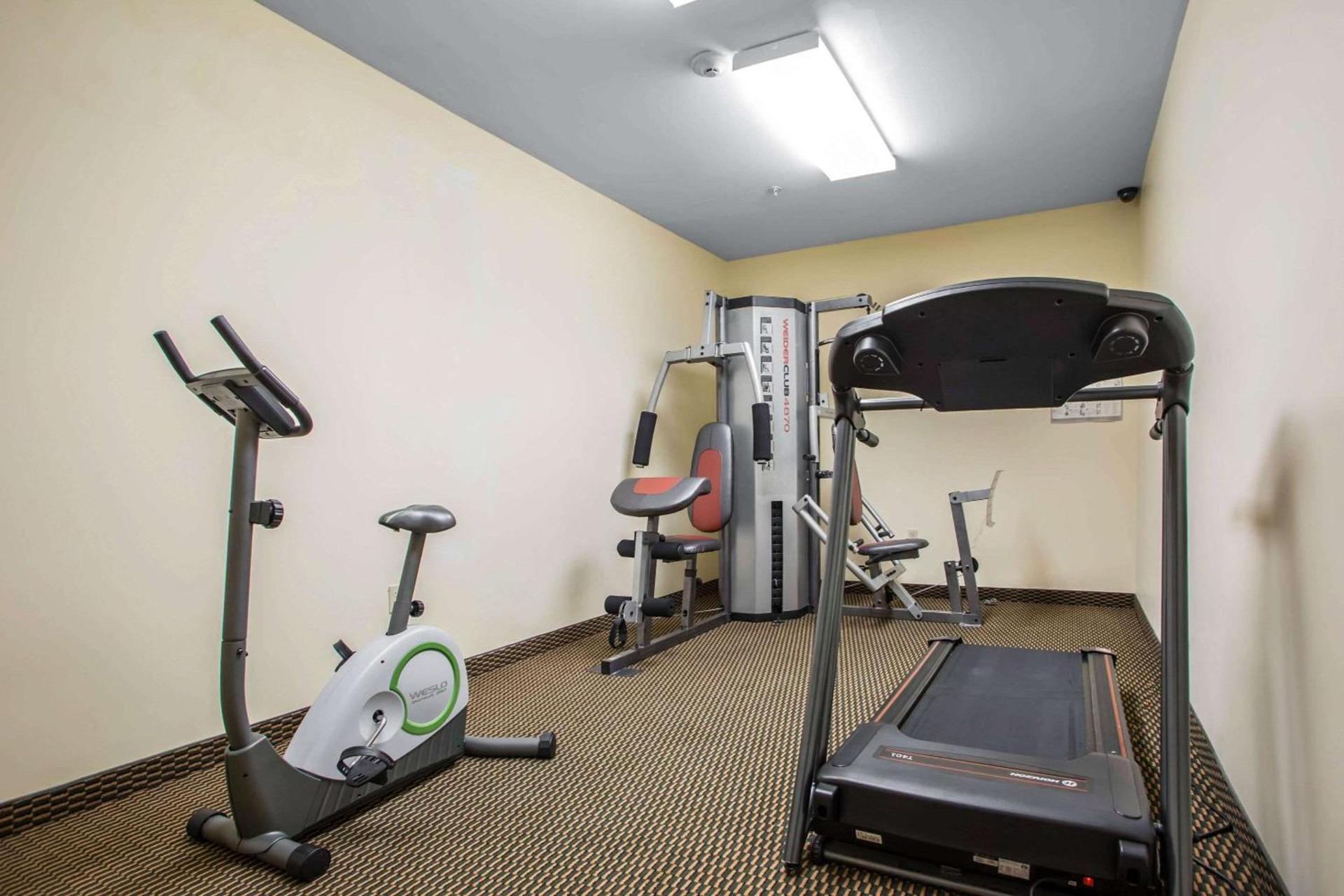 Econo Lodge Harrisburg - Hershey photo 14