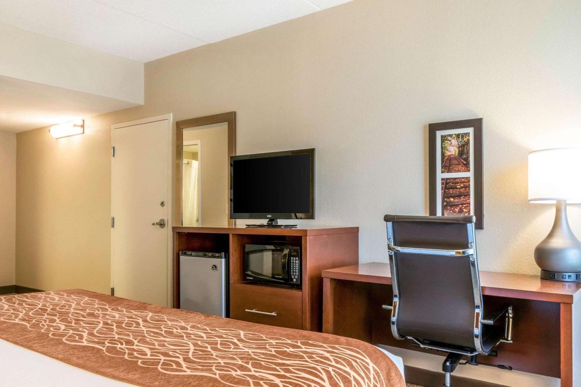 Comfort Inn Chambersburg North photo 14
