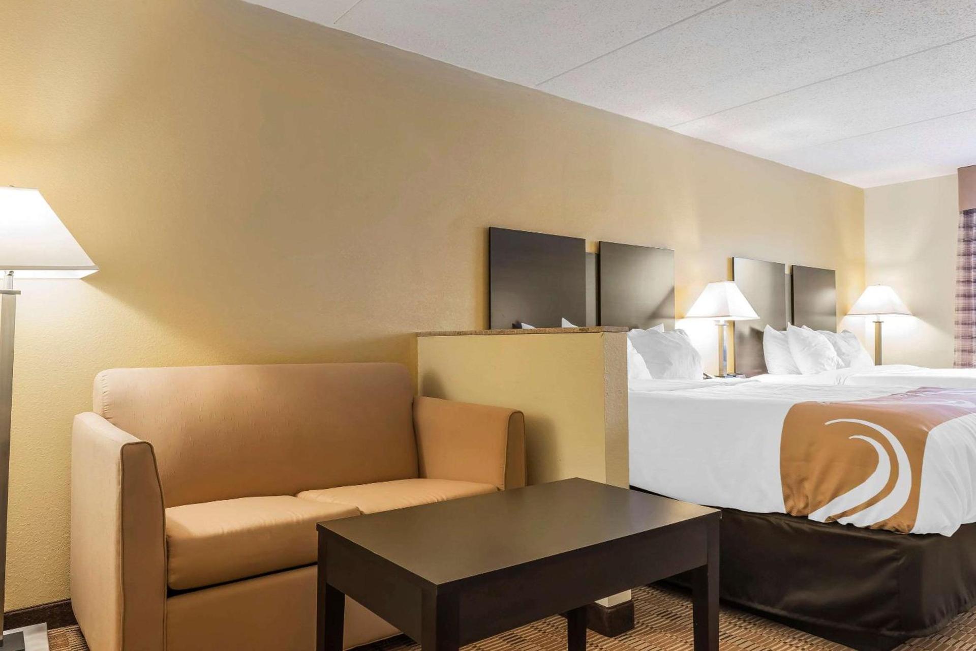 Quality Inn & Suites Pittsburgh Harmarville photo 6