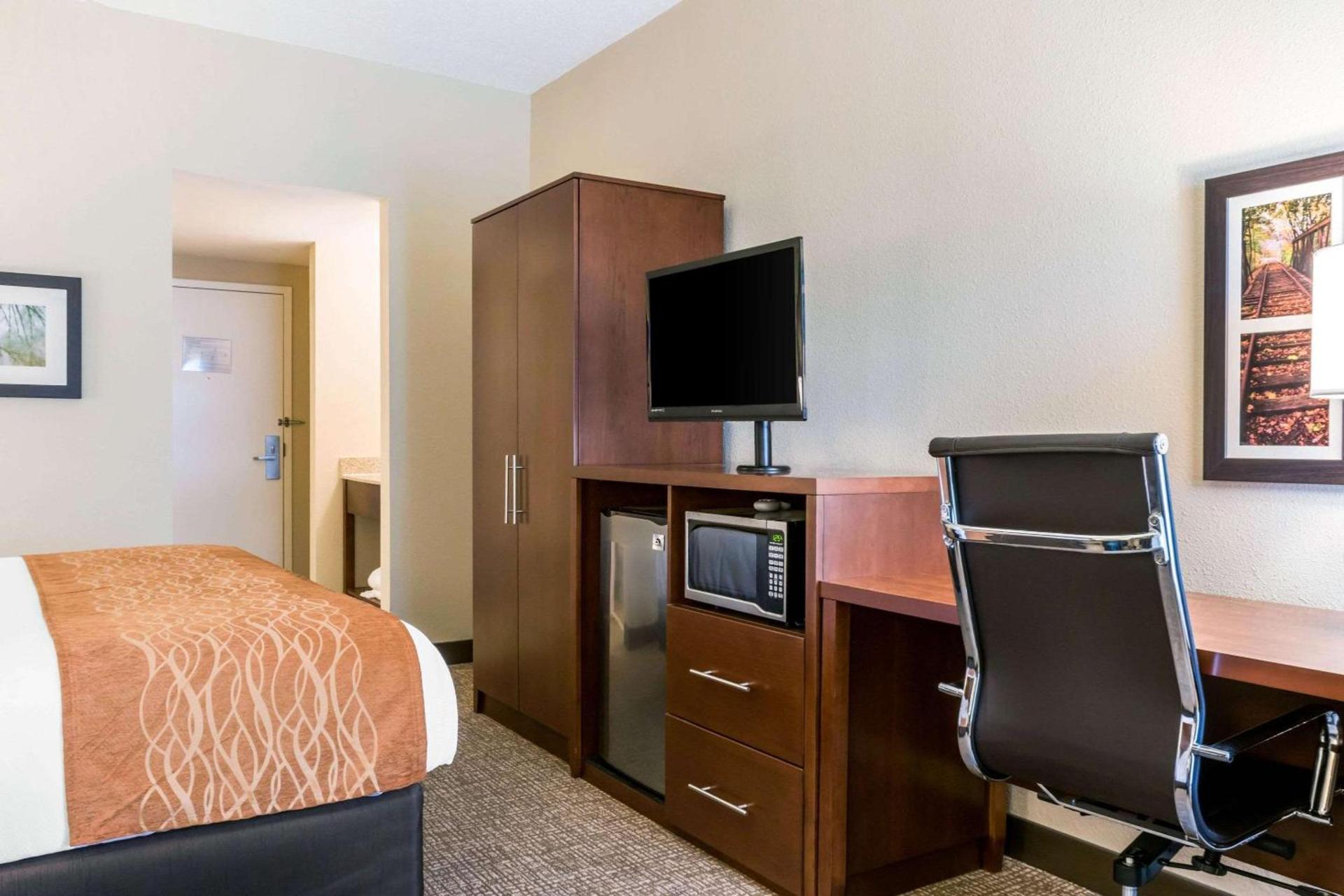 Comfort Inn Chambersburg North photo 11