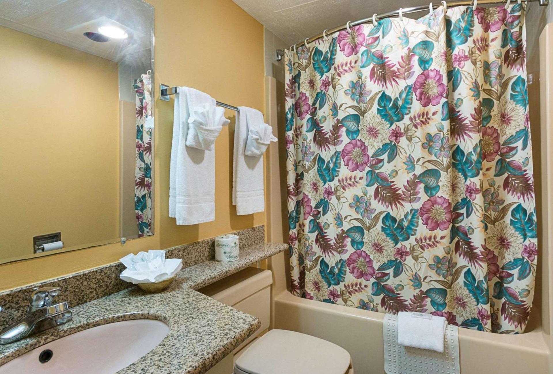 Rodeway Inn Milford - I-84 photo 7