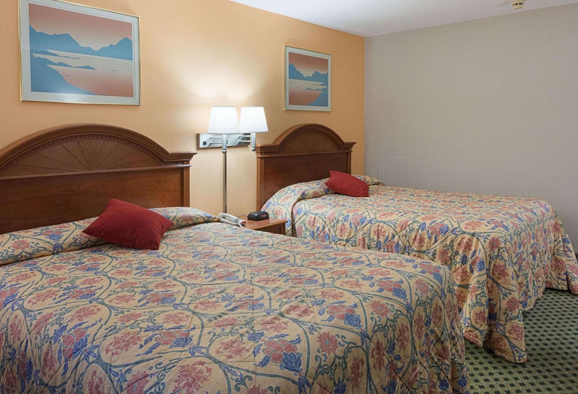 Rodeway Inn Milford - I-84 photo 11
