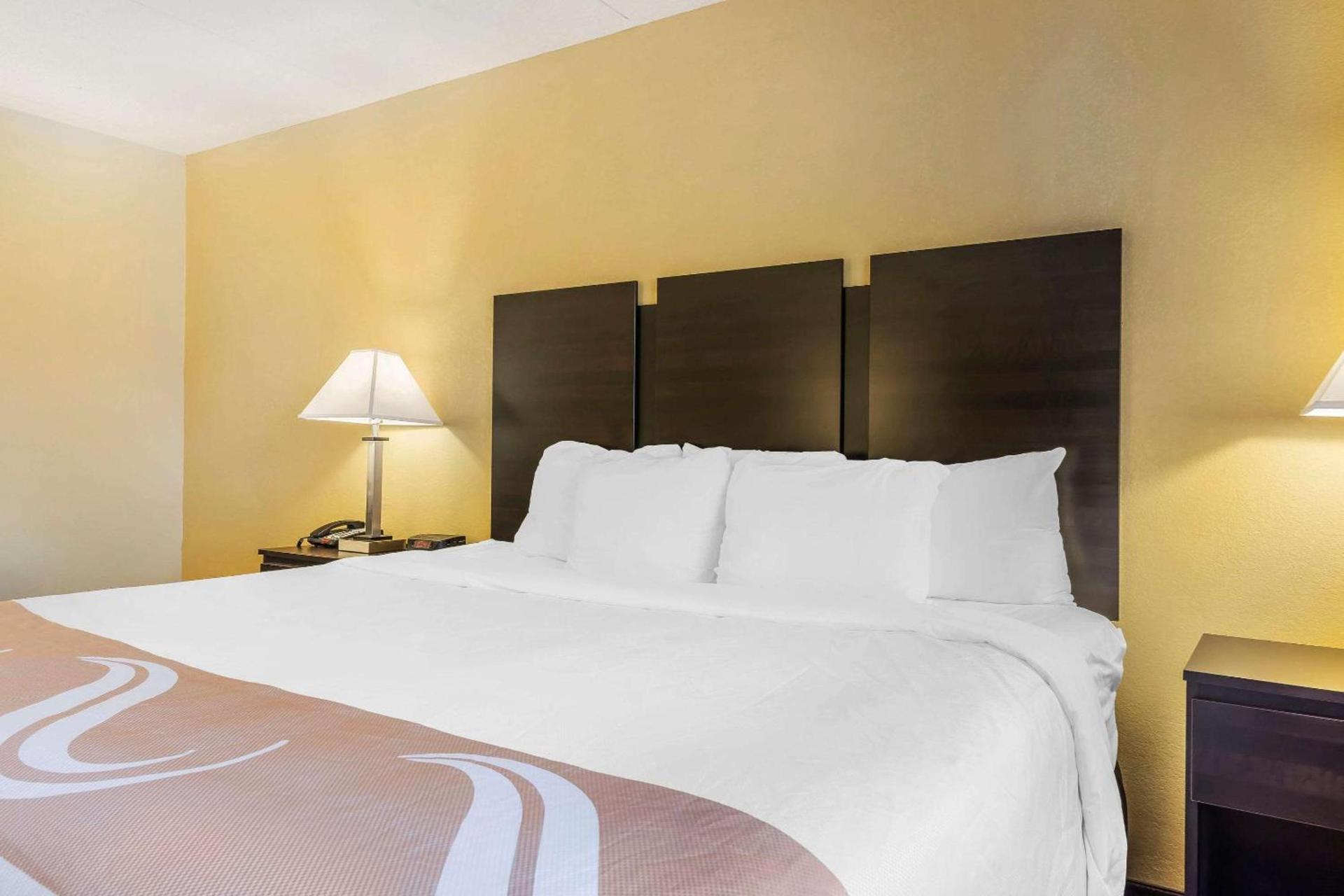 Quality Inn & Suites Pittsburgh Harmarville photo 12