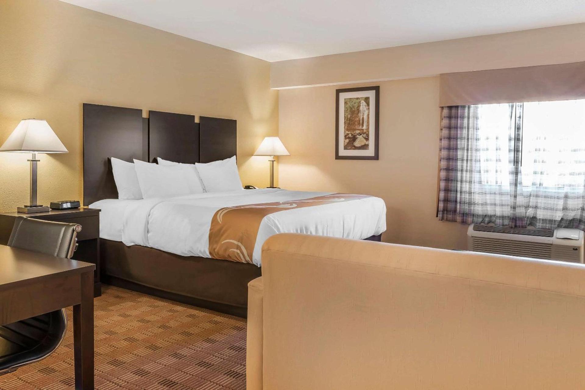 Quality Inn & Suites Pittsburgh Harmarville photo 14