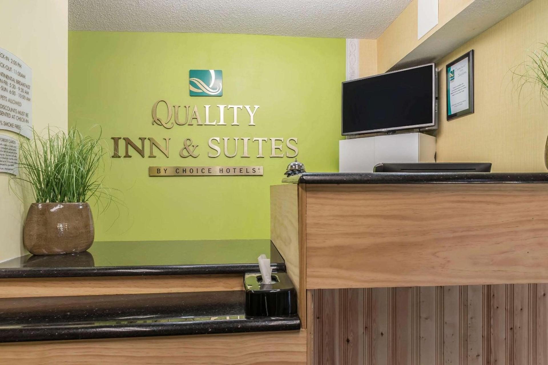 Quality Inn & Suites Pittsburgh Harmarville photo 15