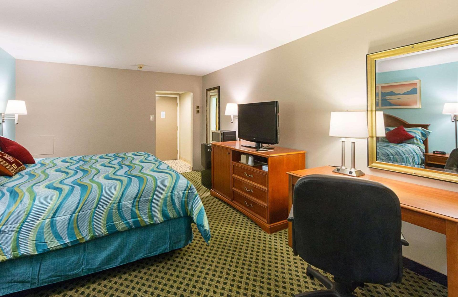 Rodeway Inn Milford - I-84 photo 15