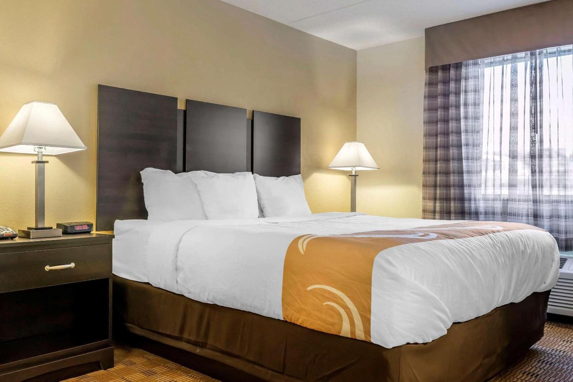 Quality Inn & Suites Pittsburgh Harmarville photo 16