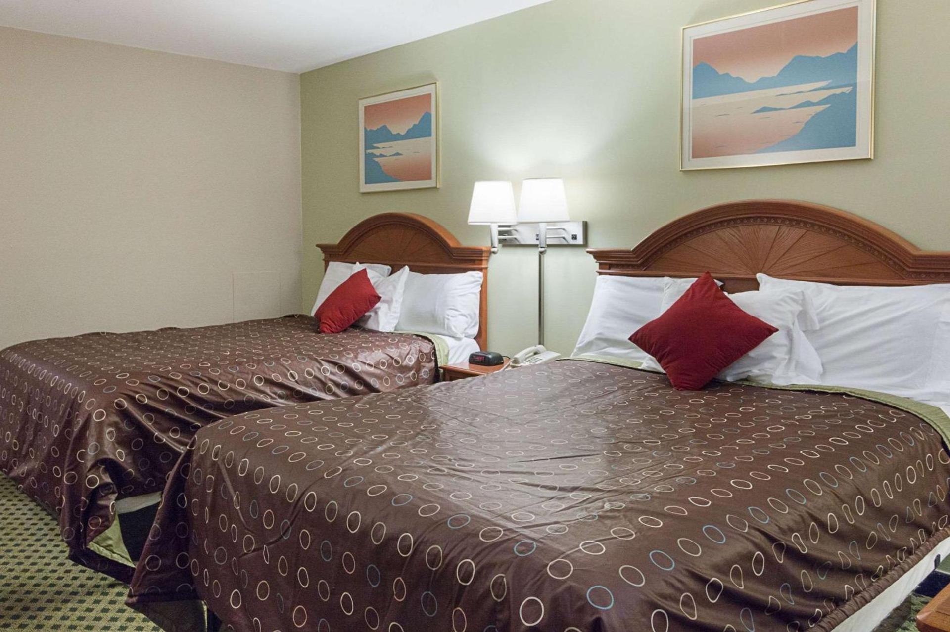 Rodeway Inn Milford - I-84 photo 17