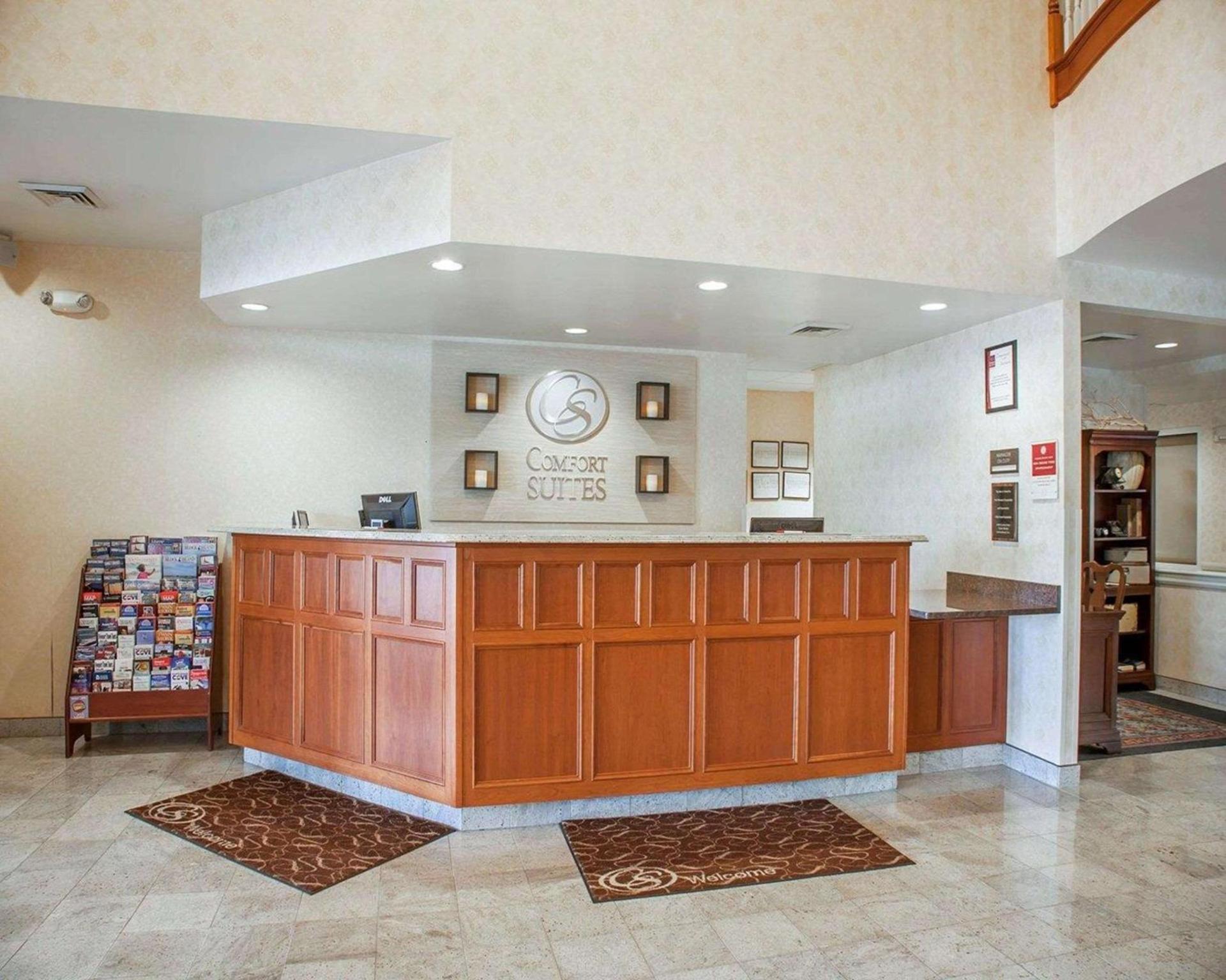 Comfort Suites West Warwick - Providence photo 8