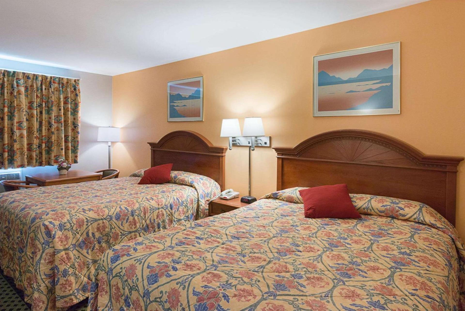 Rodeway Inn Milford - I-84 photo 21