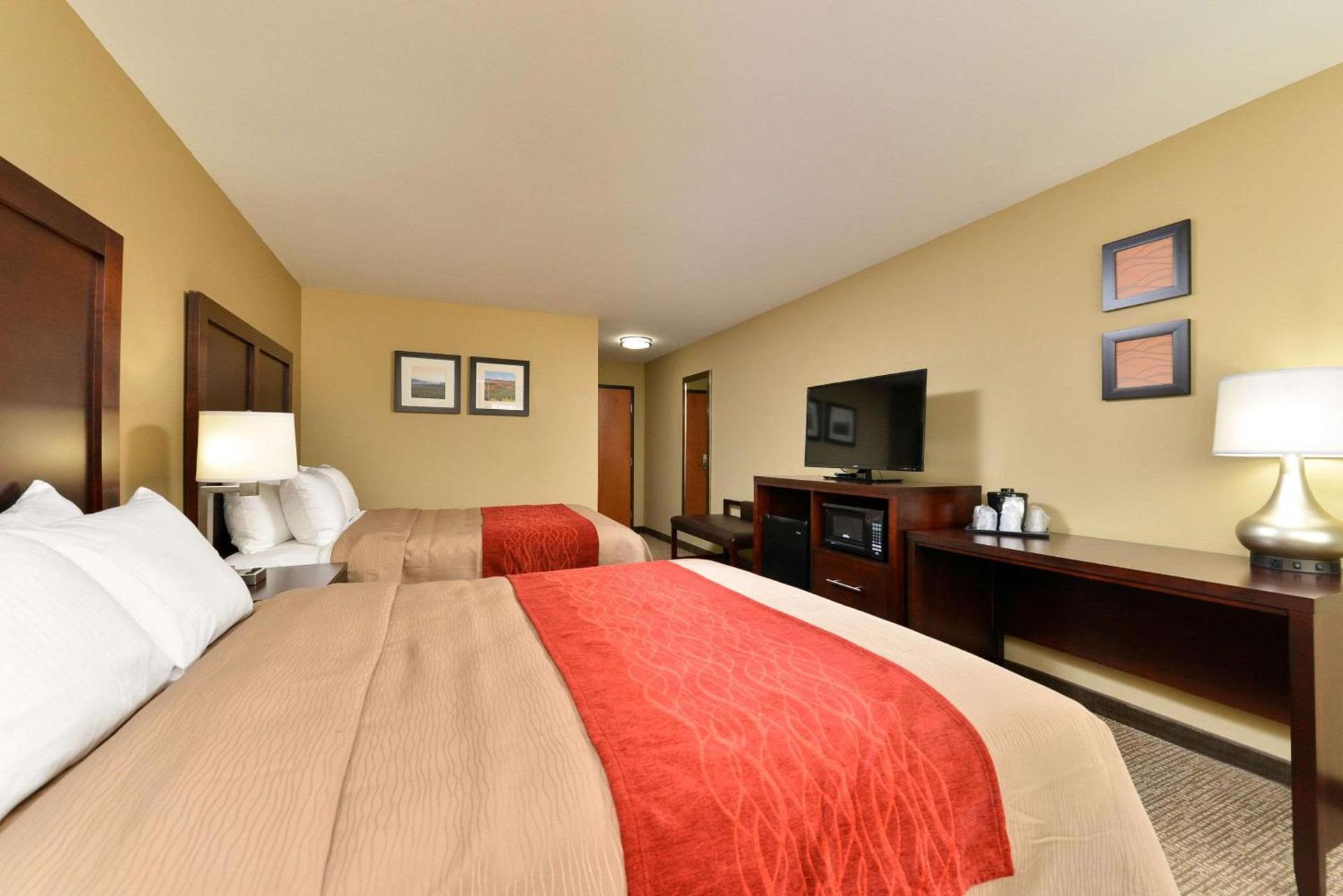Days Inn & Suites by Wyndham Manheim Lebanon photo 22