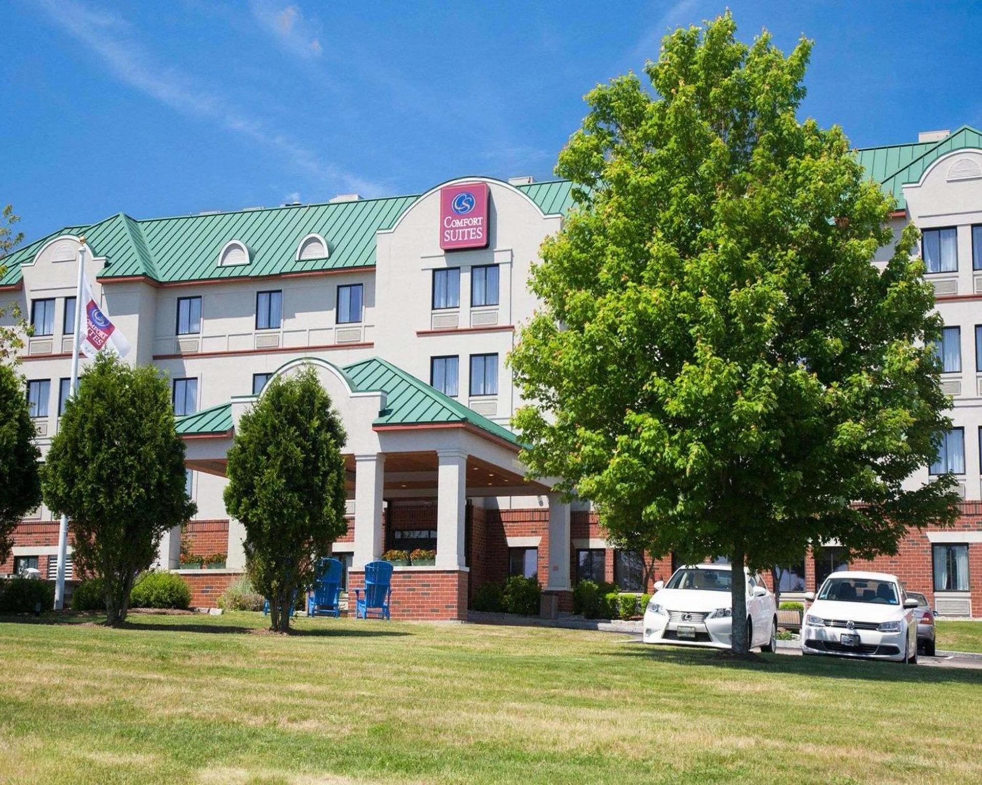 Comfort Suites West Warwick - Providence photo 4