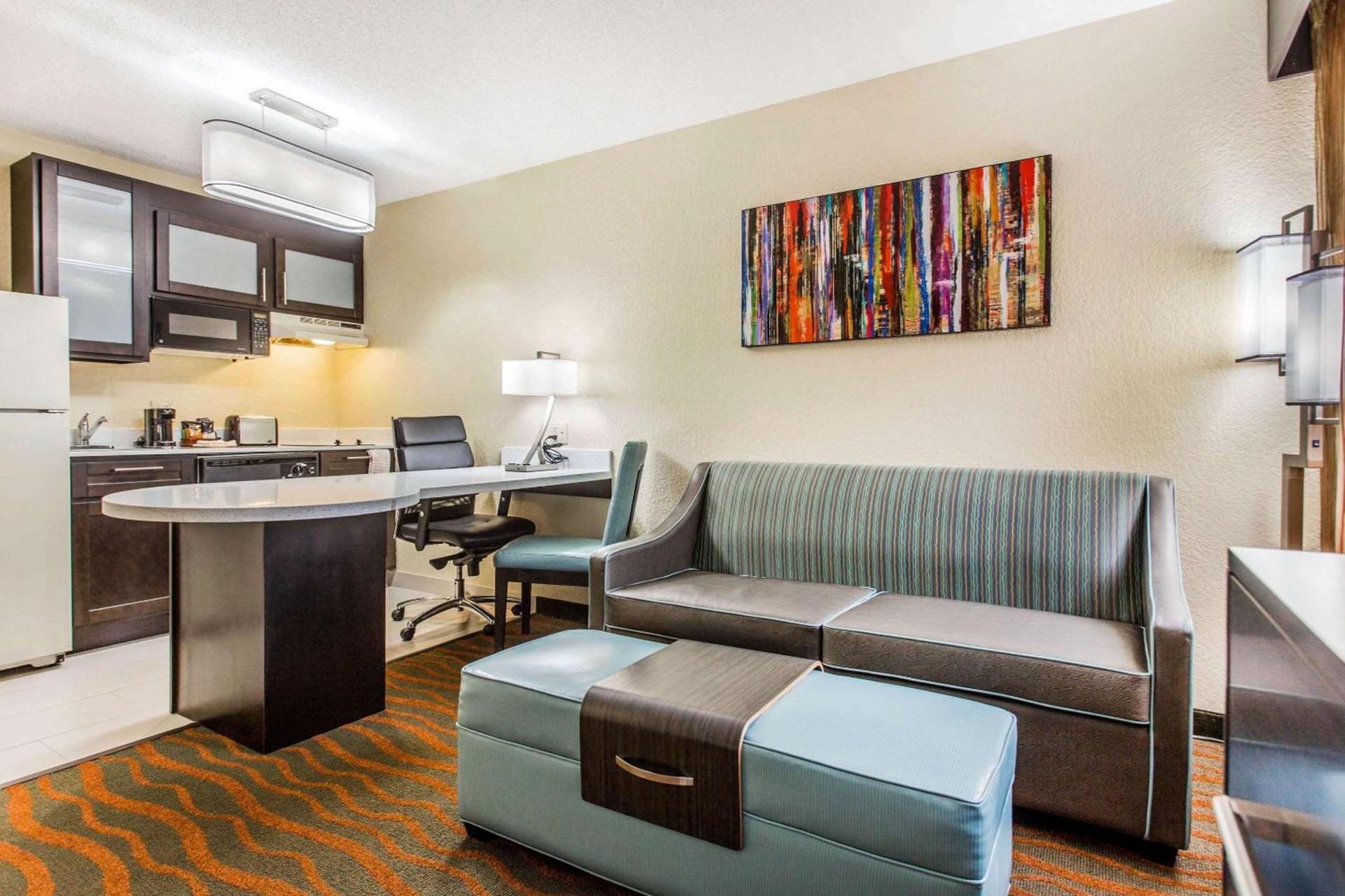 MainStay Suites Greenville Airport photo 11
